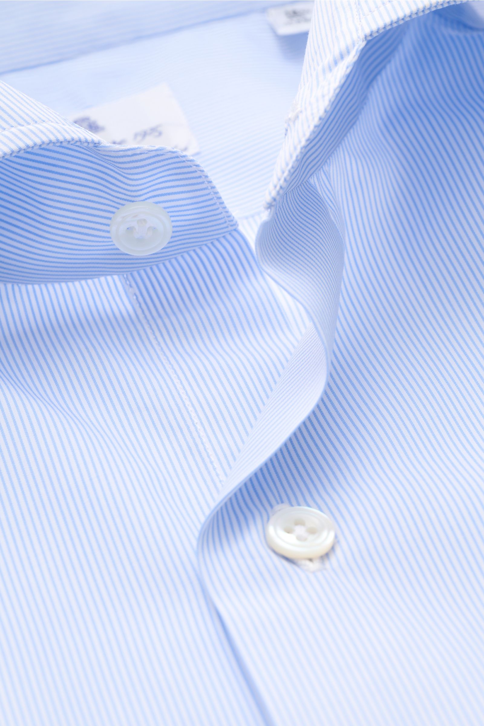 Finamore Business Hemd 'Edoardo Napoli' Haifisch-Kragen hellblau/weiß gestreift, Nahaufnahme von oben, glatter Griff, Pinpoint Baumwolle, Slim Fit.