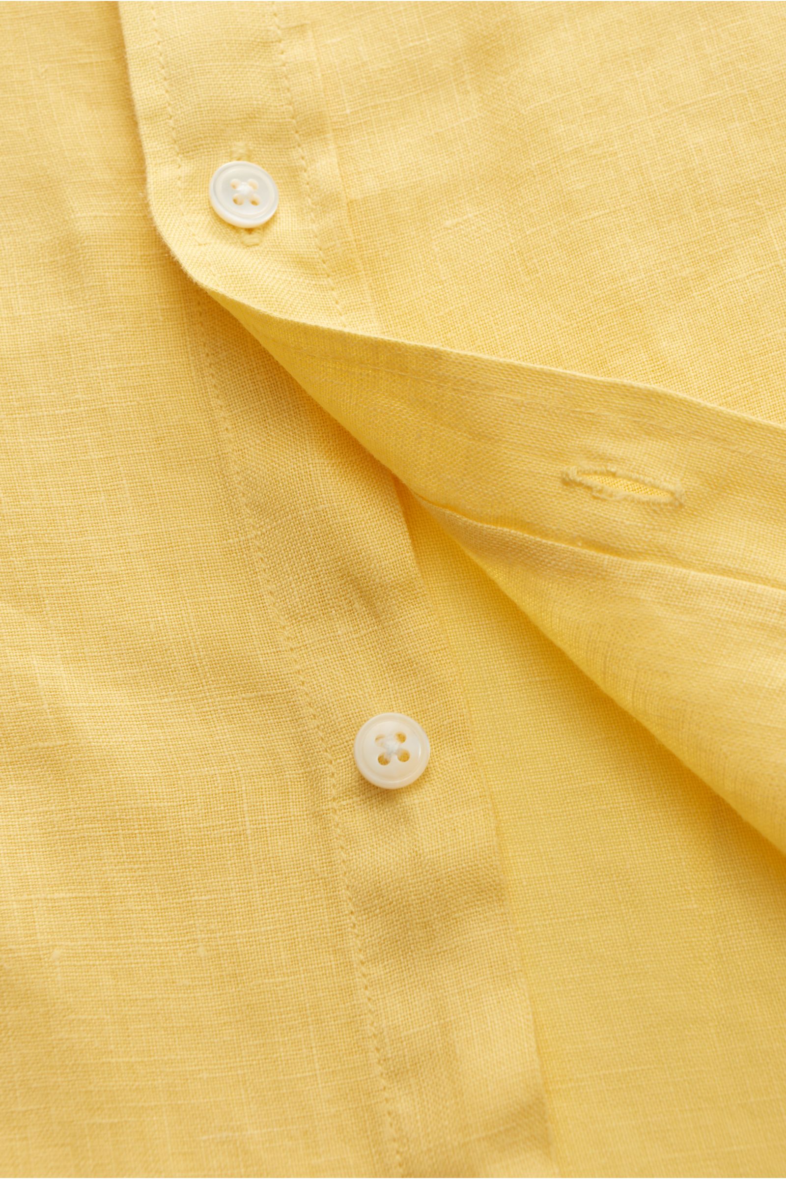 04651/ A trip in a bag Leinenhemd 'Linen Guru' Grandad-Kragen gelb