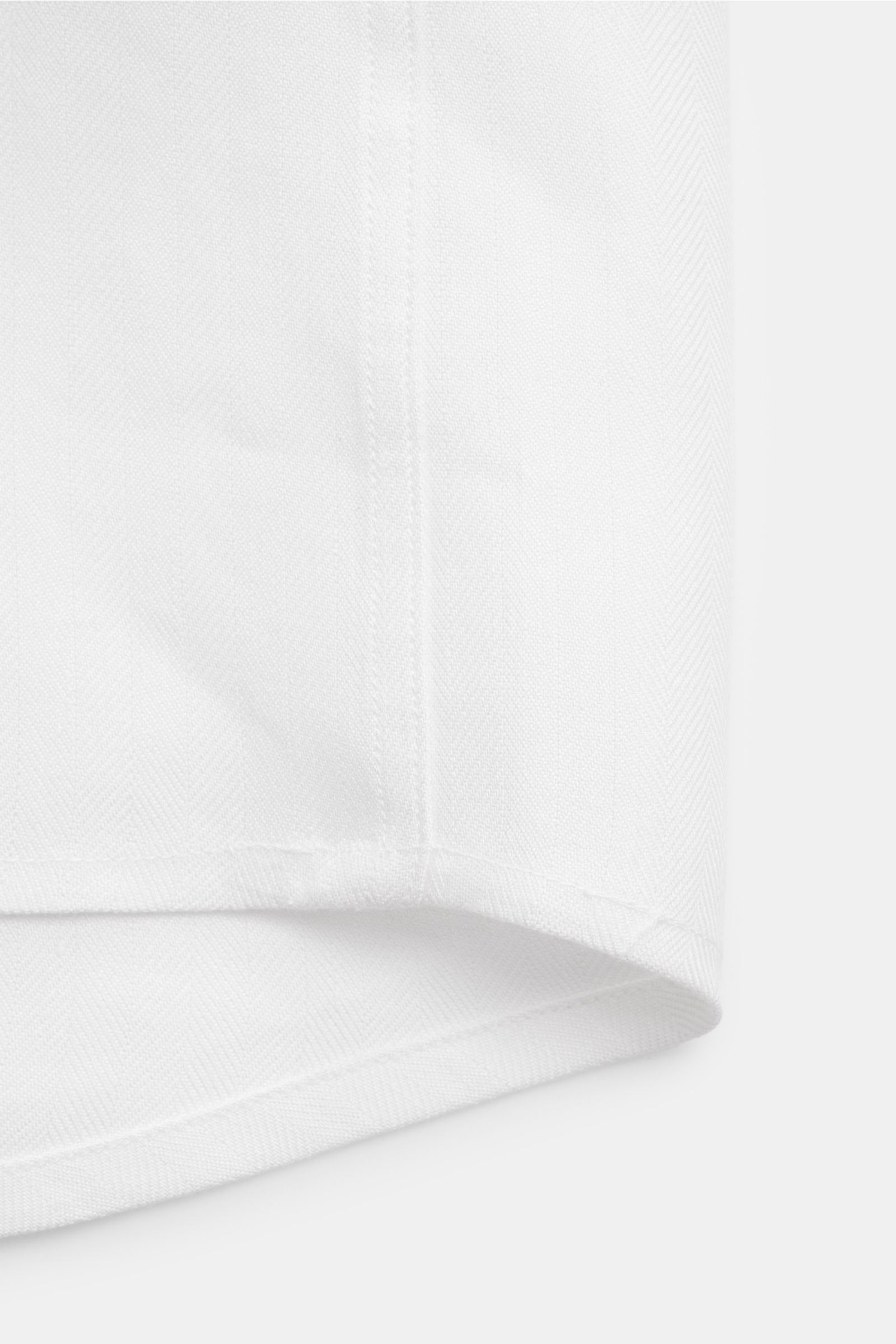 Weißes Marco Pescarolo Kurzarmhemd mit kubanischem Kragen, Leinen-Mix, glattem Griff, Oversized-Fit, von oben fotografiert.