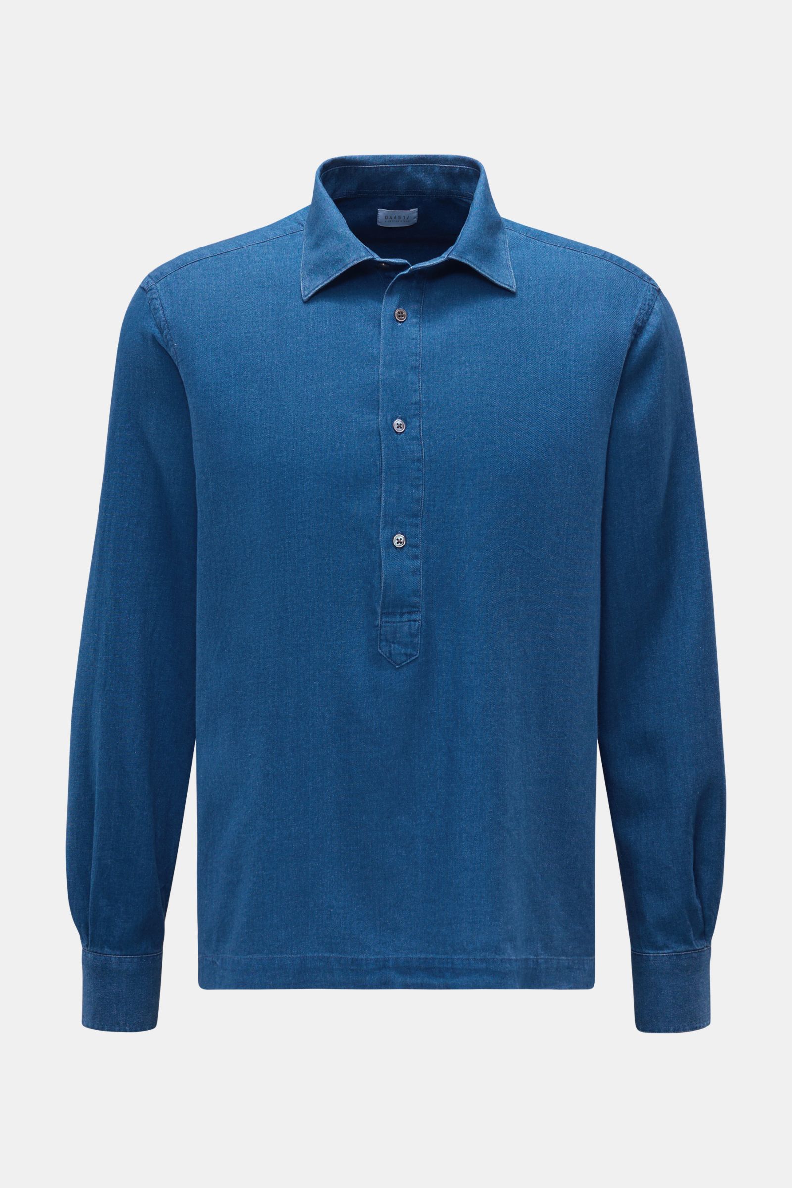 04651/ A trip in a bag Popover-Hemd 'Indigo' Kent-Kragen dunkelblau, Twill, Baumwolle, Regular Fit, Perlmuttknöpfe, Sportmanschette, frontal fotografiert.