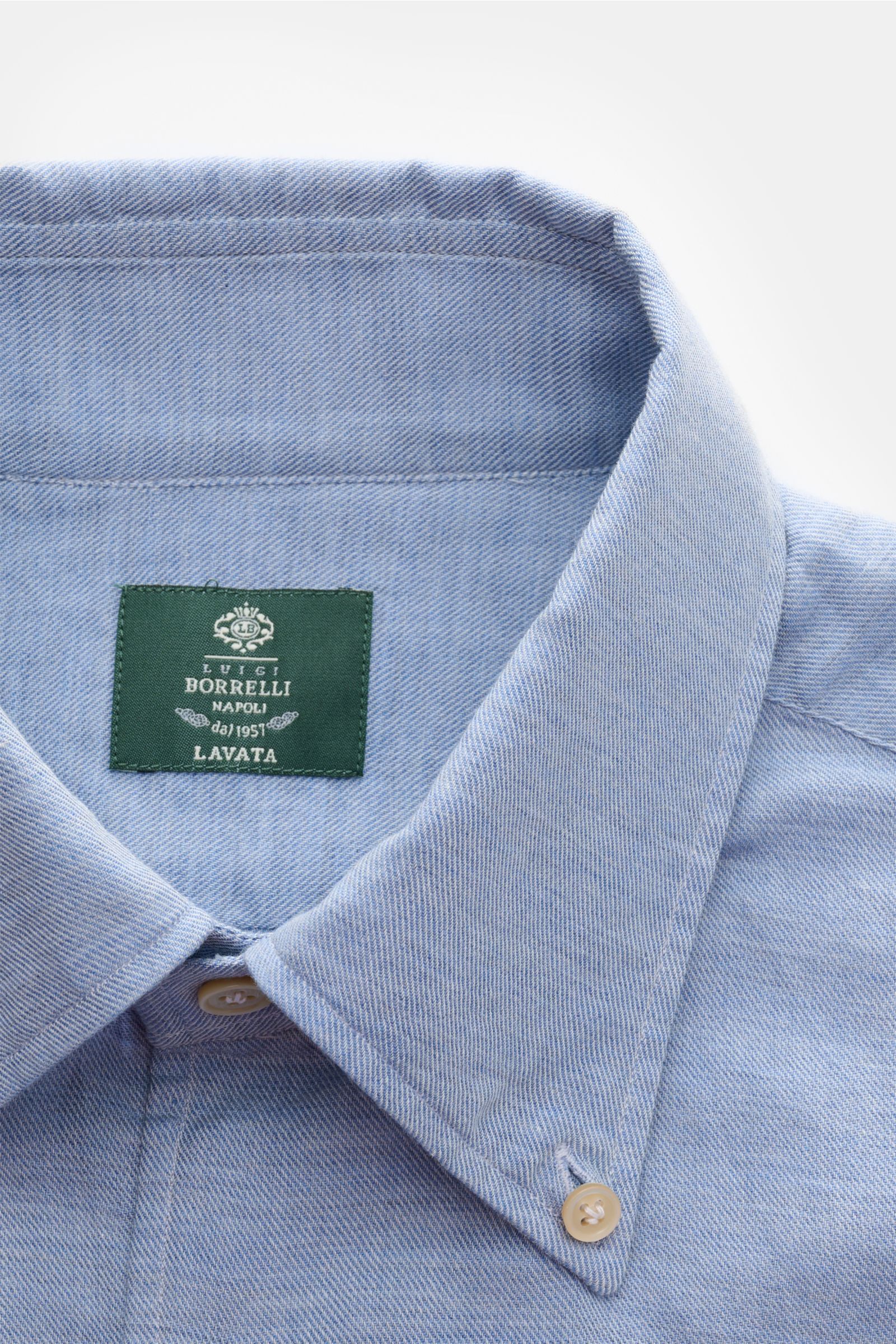 Borrelli Casual Hemd 'Gable' Button-Down-Kragen rauchblau meliert, Nahaufnahme von oben, Baumwolle-Cashmere, weicher Griff, feiner Twill, Slim Fit, Perlmuttknöpfe.