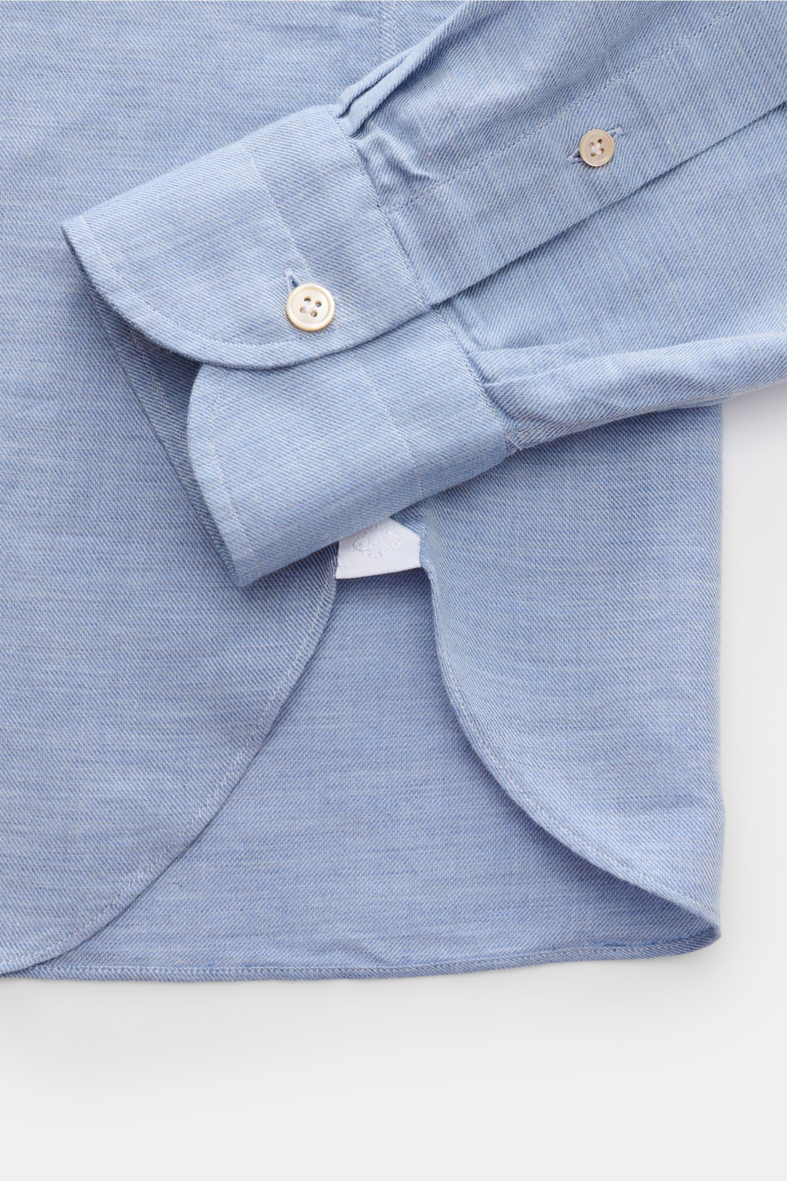 Borrelli Casual Hemd 'Gable' Button-Down-Kragen rauchblau meliert, Detailaufnahme Saum und Manschette, Slim Fit, weicher Griff, feiner Twill, Baumwolle-Cashmere, Perlmuttknöpfe, Sportmanschette, schmale Rückenpasse, Taillenabnäher, gerundeter Saum