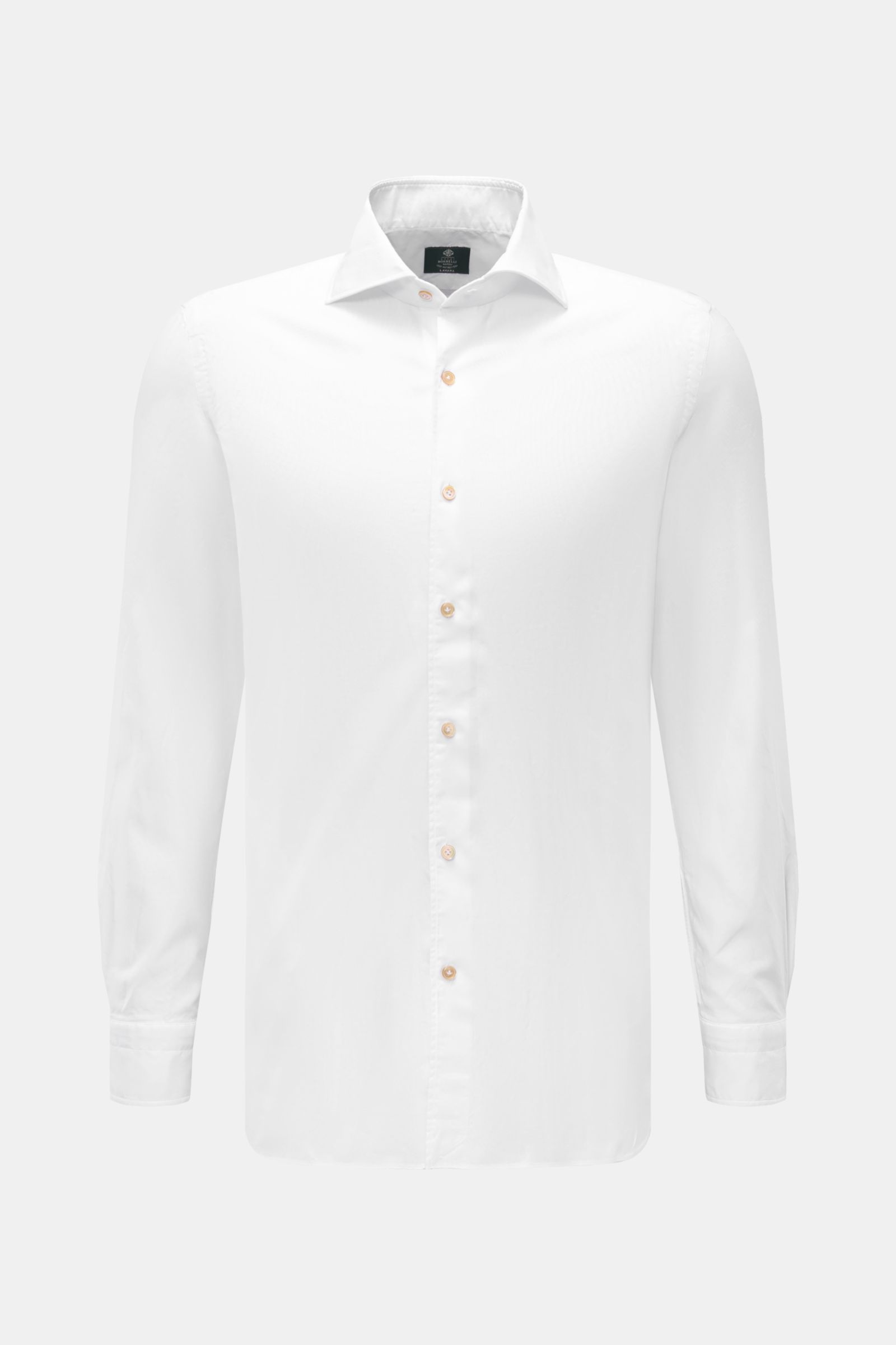 Front view of Borrelli Oxford-Hemd 'Ettore' Haifisch-Kragen weiß, a slim fit white Oxford shirt made of pure cotton with a smooth texture, featuring a shark collar, French placket with mother-of-pearl buttons, classic sport cuffs, and a rounded hemline.  