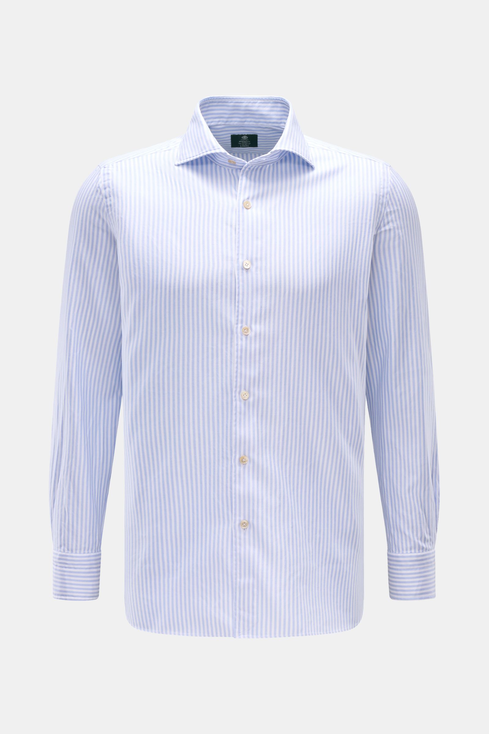 Borrelli Casual Hemd 'Ettore' Haifisch-Kragen hellblau/weiß gestreift, Extra Slim Fit aus Baumwolltwill, frontal, mit Perlmuttknöpfen.