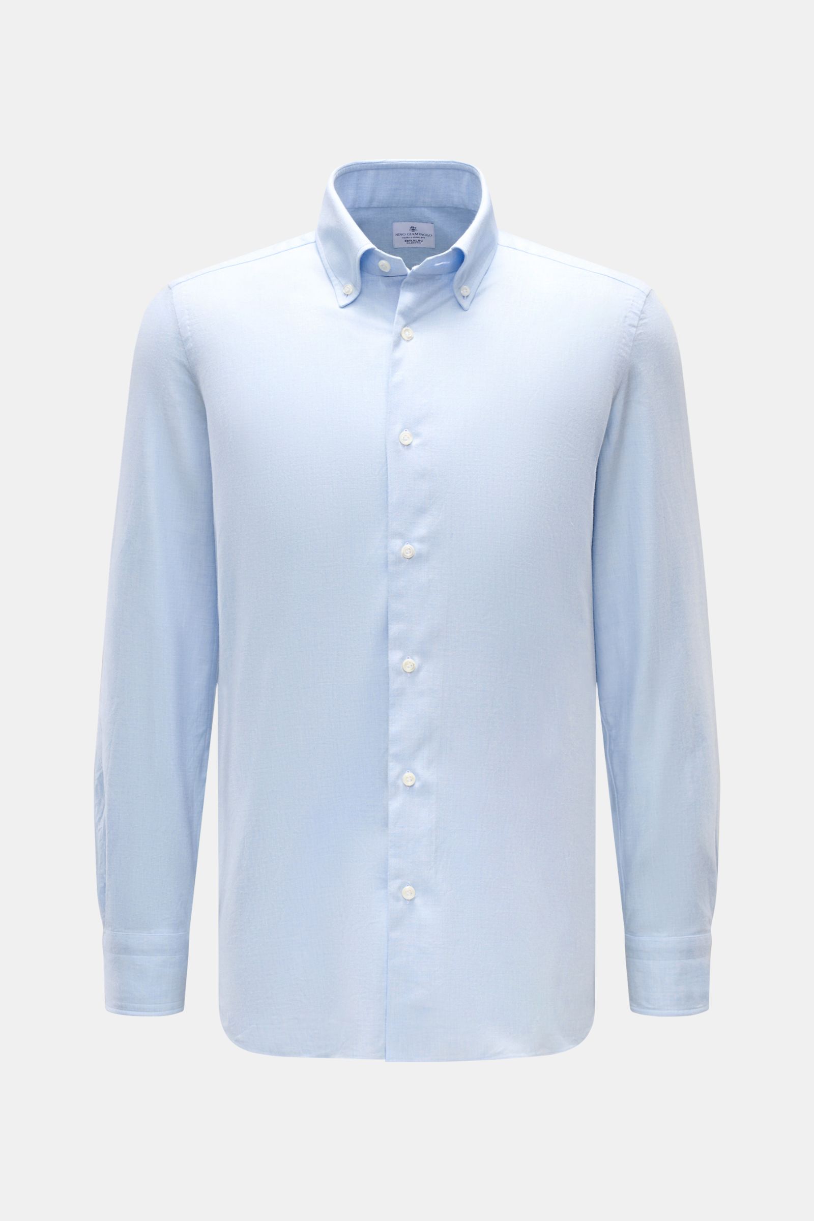 Frontale Aufnahme des Giampaolo Flanellhemd Button-Down-Kragen hellblau aus weichem Baumwoll-Flanell, Slim Fit, mit französischer Knopfleiste und gerundetem Saum.
