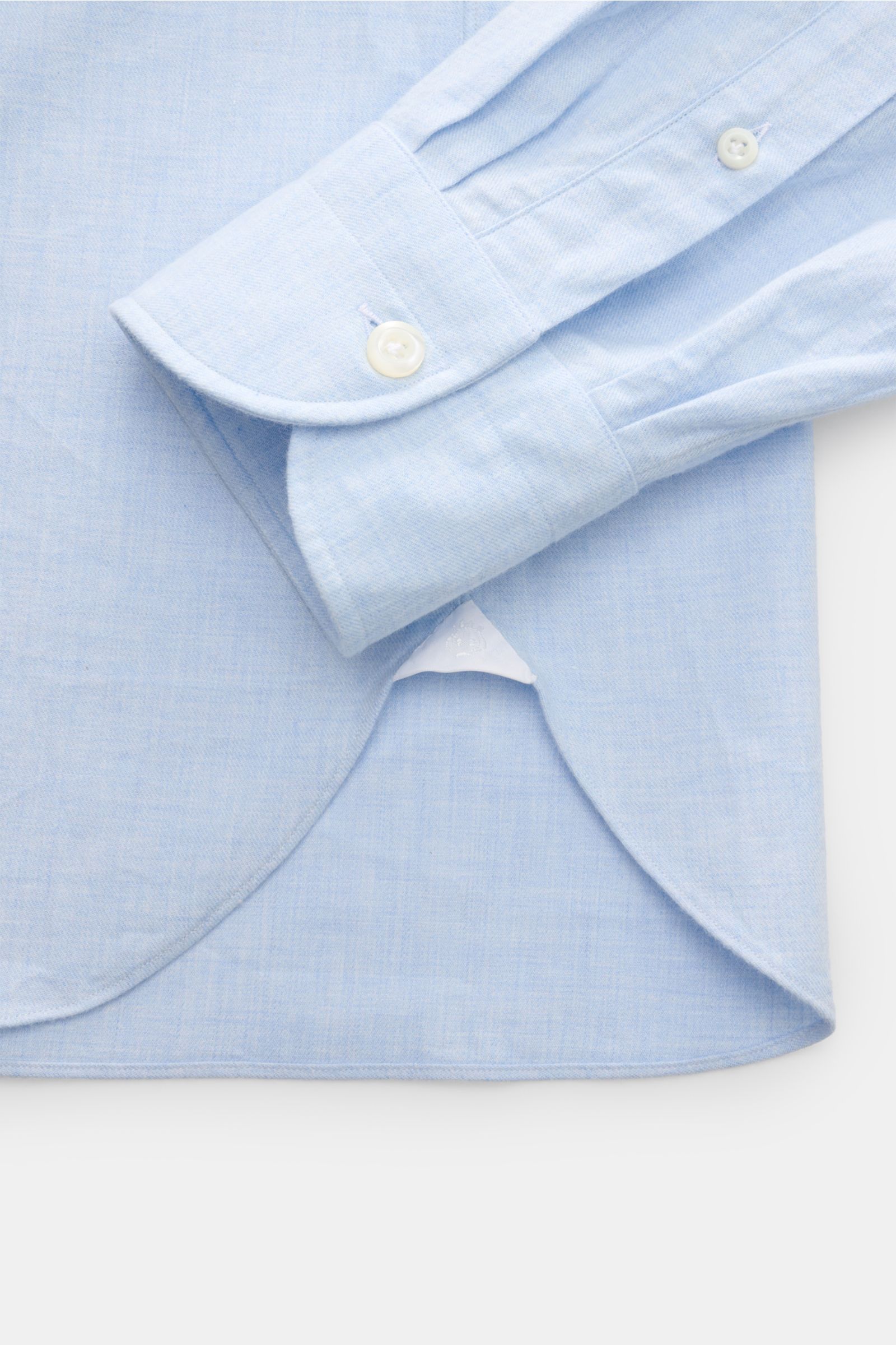 Giampaolo Flanellhemd Button-Down-Kragen hellblau, Nahaufnahme von Ärmel und Saum, reine Baumwolle, Slim Fit, französische Knopfleiste.