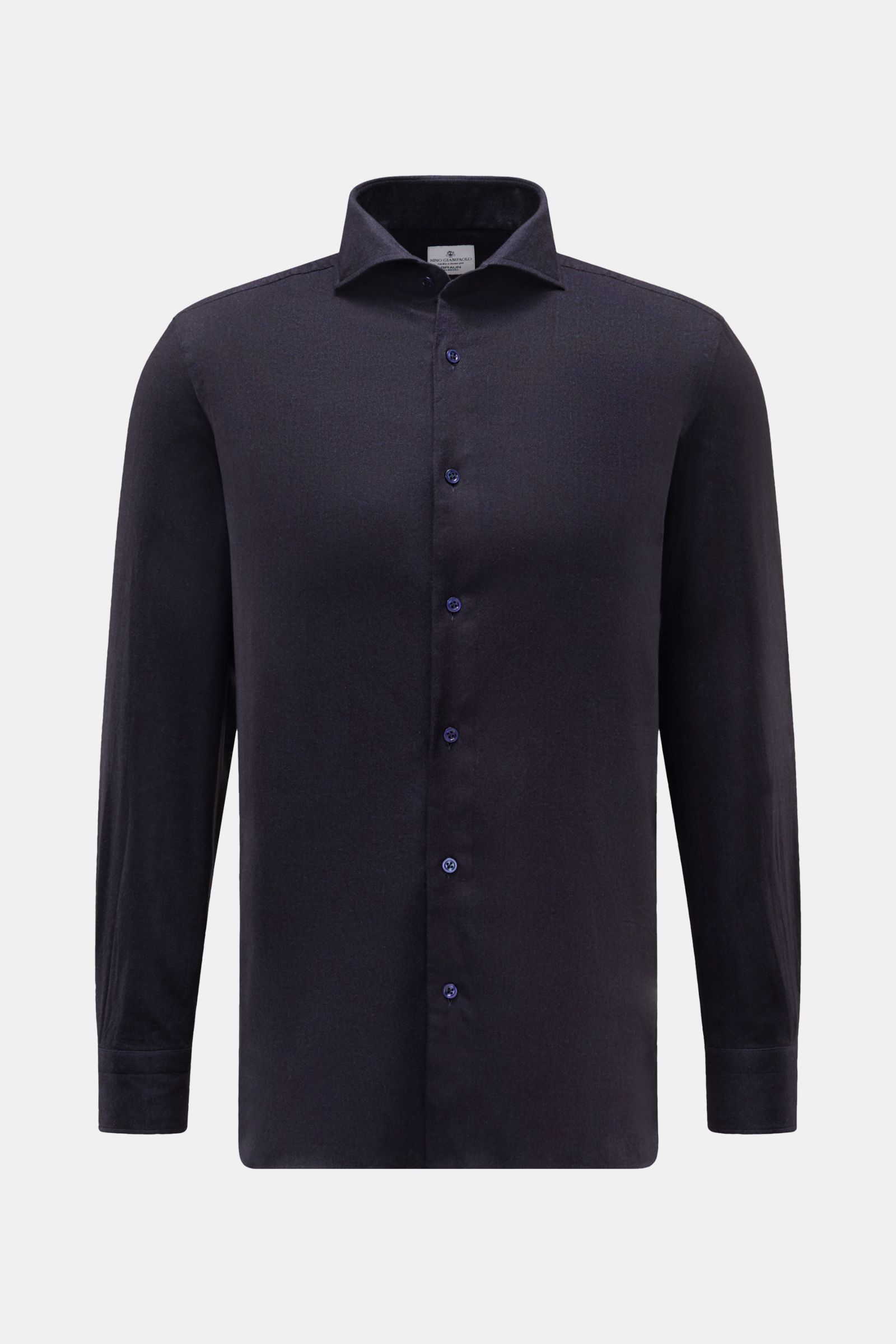 Front view of the Giampaolo Flanellhemd Haifisch-Kragen dark navy, a slim fit casual shirt made of soft lyocell, cotton, and wool flannel with tonal herringbone, French placket, classic sport cuffs, back waist darts, and rounded hem. Das stilvolle Casu