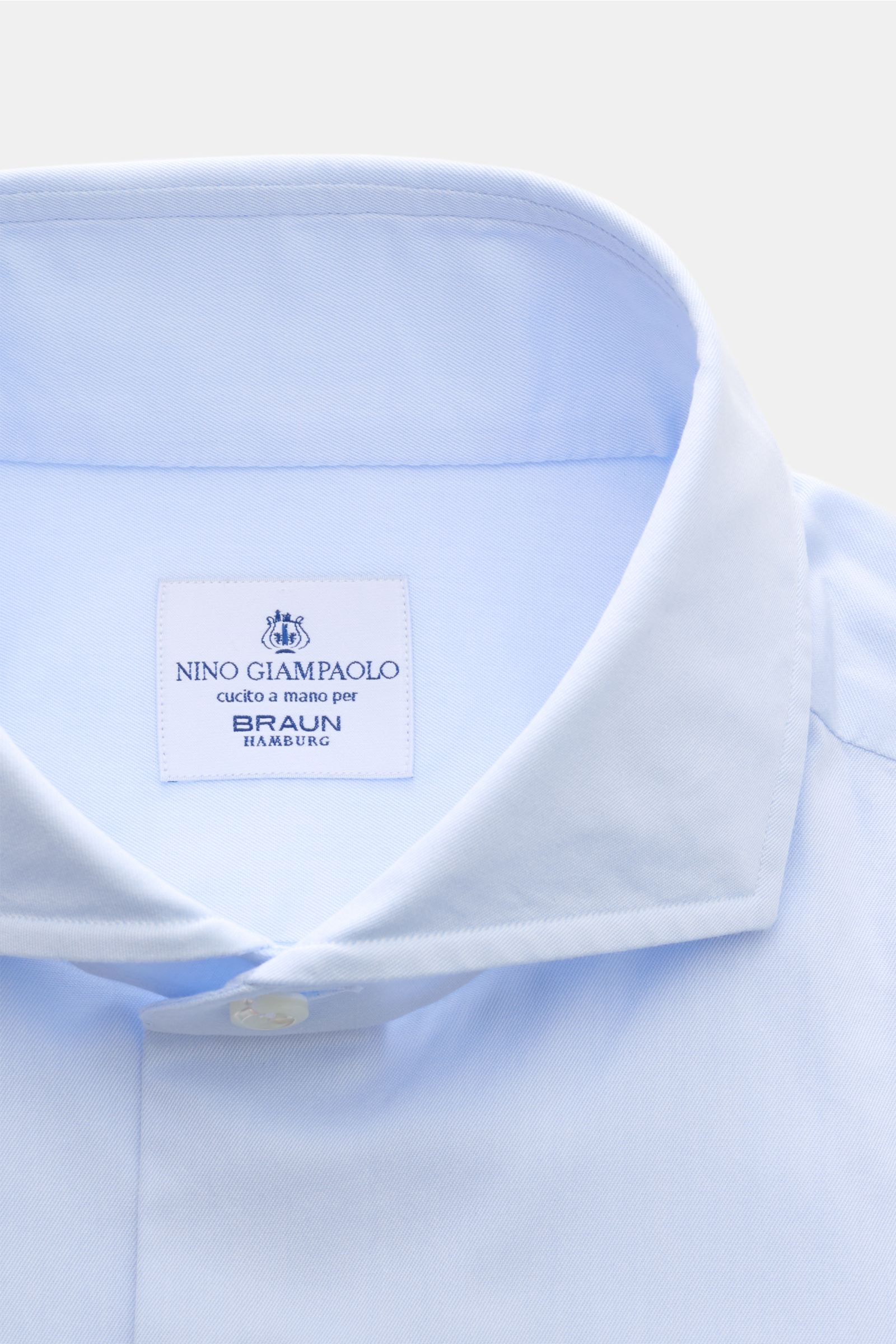 Giampaolo Casual Hemd Haifisch-Kragen pastellblau, Nahaufnahme von oben, Popeline-Baumwolle, Slim Fit, französische Knopfleiste, Sportmanschette.