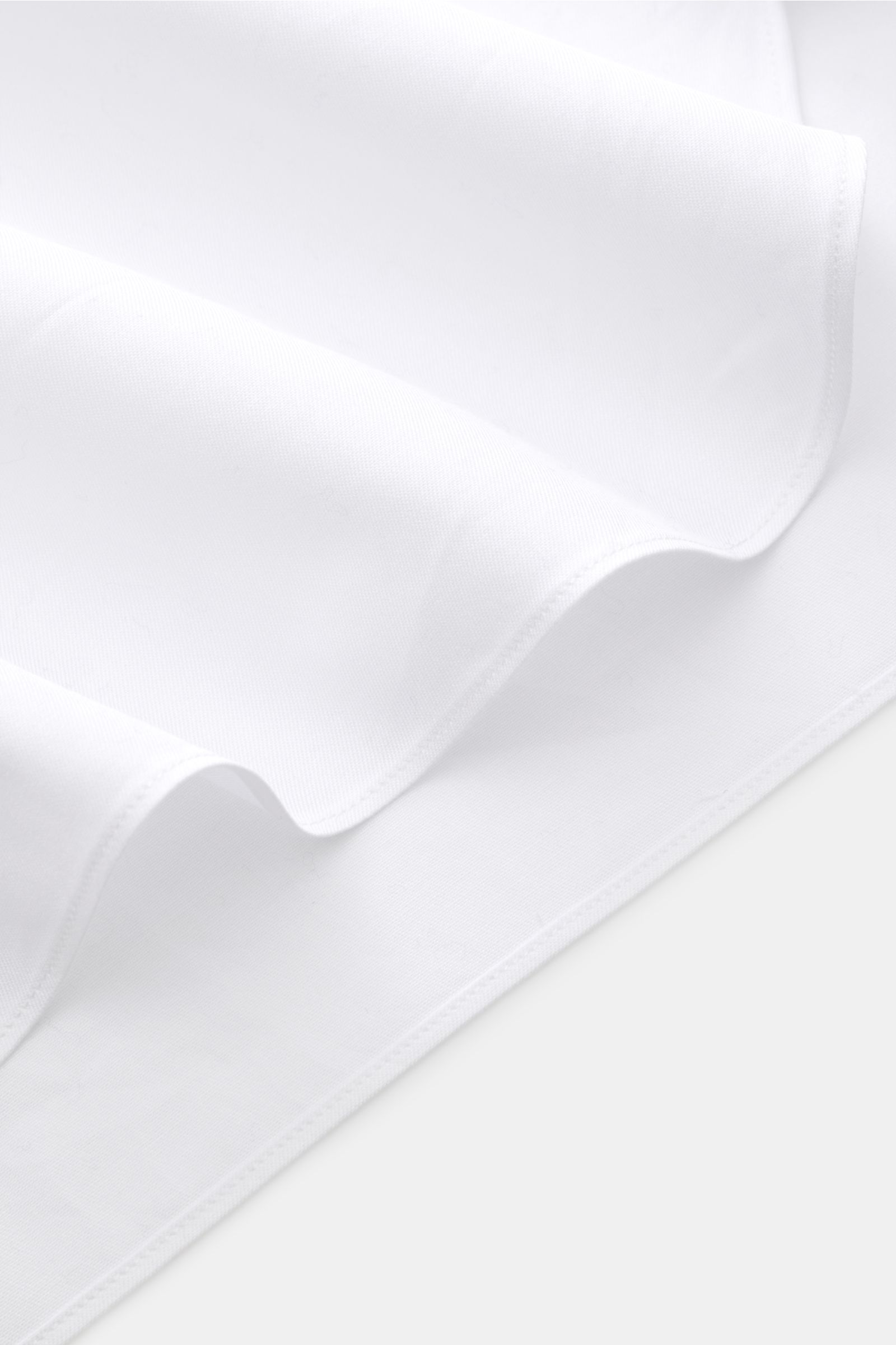 Close-up front view of the Giampaolo Casual shirt shark collar white showing pure cotton popeline fabric with a slightly textured feel.

Description:
Timeless classic: This stylish shirt by GIAMPAOLO works as an office and casual shirt because of its c