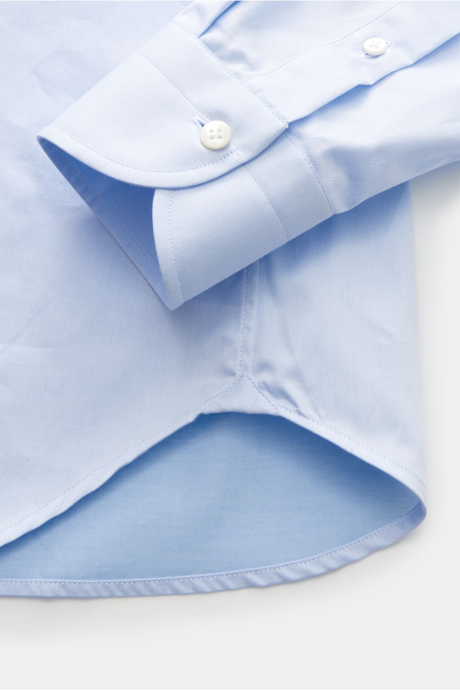 Guglielminotti Casual Hemd Haifisch-Kragen hellblau, Detailaufnahme Saum und Manschette, Baumwolle-Cashmere, Regular Fit, weicher Griff, französische Knopfleiste, Sportmanschette, Taillenabnäher, gerundeter Saumverlauf.