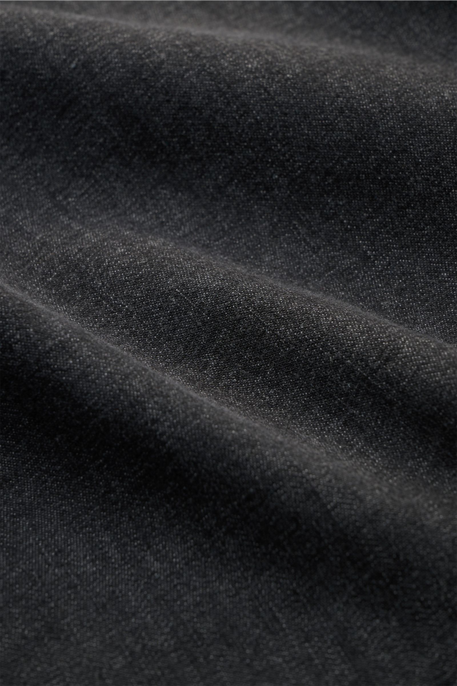 Close-up view of dark grey fabric texture of Dondup Jeanshemd 'Camicia' Kent-Kragen dunkelgrau, showcasing soft cotton blend material.
