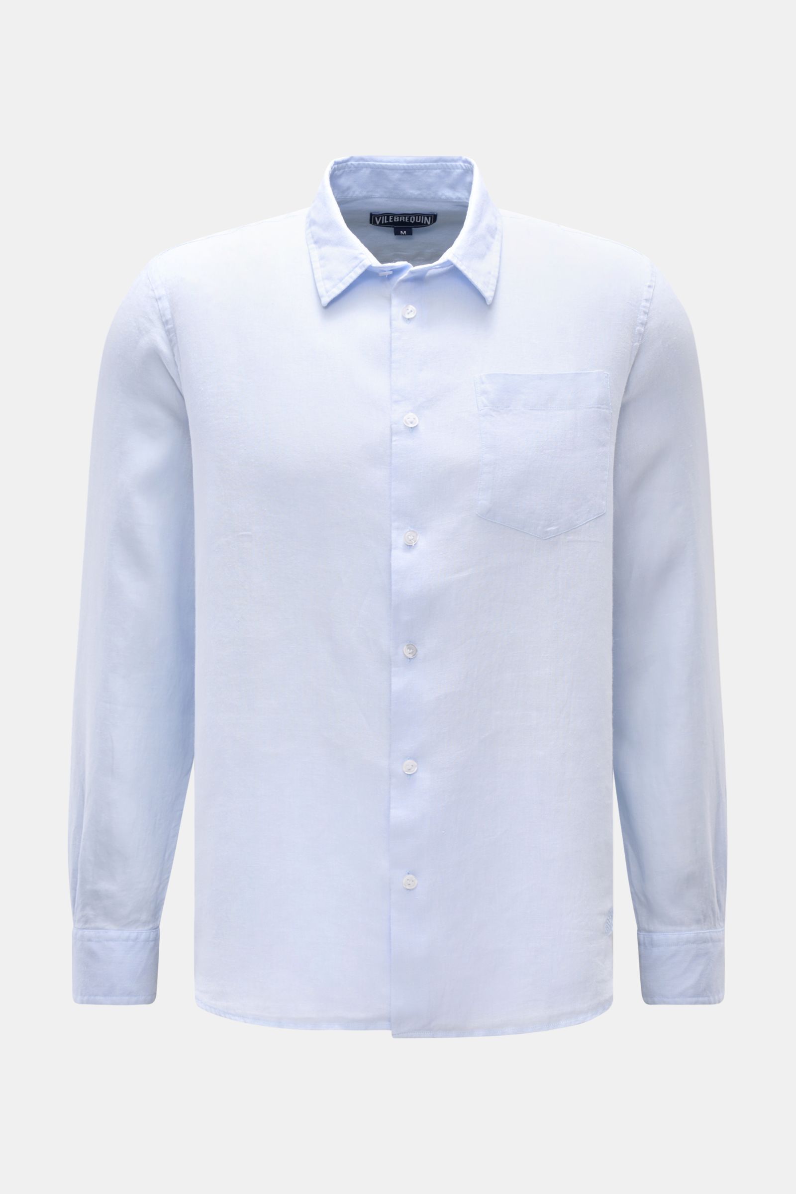 Vorderansicht des Vilebrequin Leinenhemds schmaler Kragen pastellblau, reines Leinen, luftige Leinwandbindung, leichte Qualität, weicher Griff, Regular Fit, französische Knopfleiste, klassische Sportmanschette, aufgesetzte Brusttasche, gerundeter Saumverl