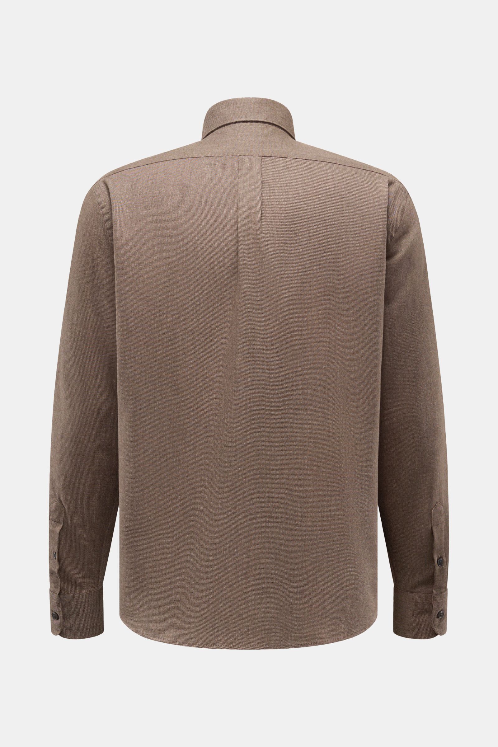 Back view of 04651/ A trip in a bag Casual Hemd 'Rustic Shirt' Kent-Kragen dunkelgrau in dark gray, showcasing brushed 100% cotton, oversized fit, classic sport cuffs, and a slightly rounded hem for all-year comfort. Lässiger Stil trifft auf Komfort: D