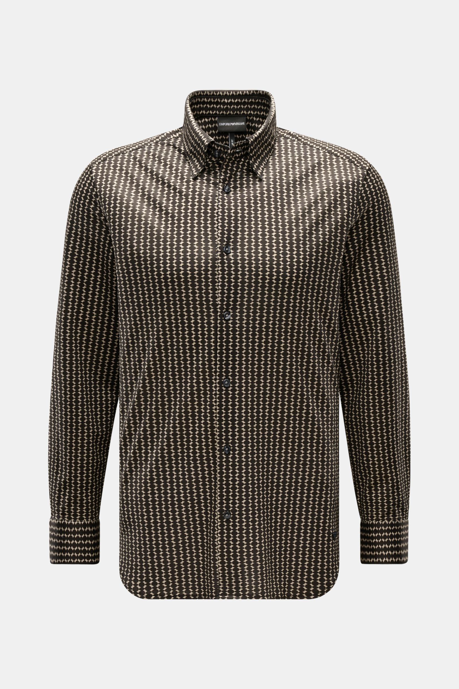 Front view of the Emporio Armani Casual Hemd Kent-Kragen grau/schwarz gemustert with a retro pattern, soft lyocell and cotton blend, regular fit, Kent collar, French button placket, classic sport cuffs, and slightly rounded hem. Eyecatcher im Retro-Look: 