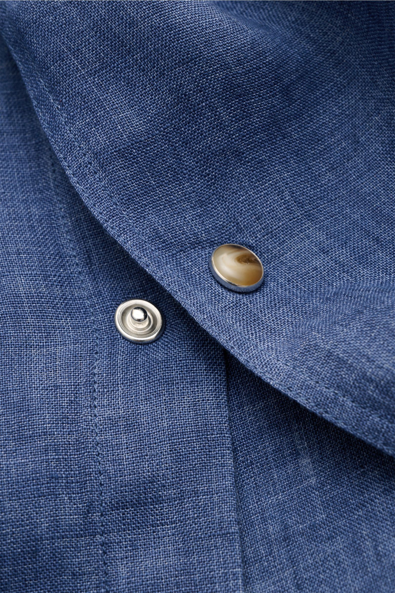 Close-up front view of Ace Denim Linen shirt shark collar grey-blue showing textured pure linen fabric with snap buttons.

Stay comfortable in the warmer months: This ACE DENIM shirt in lightweight linen fabric is a casual statement piece for summer lo
