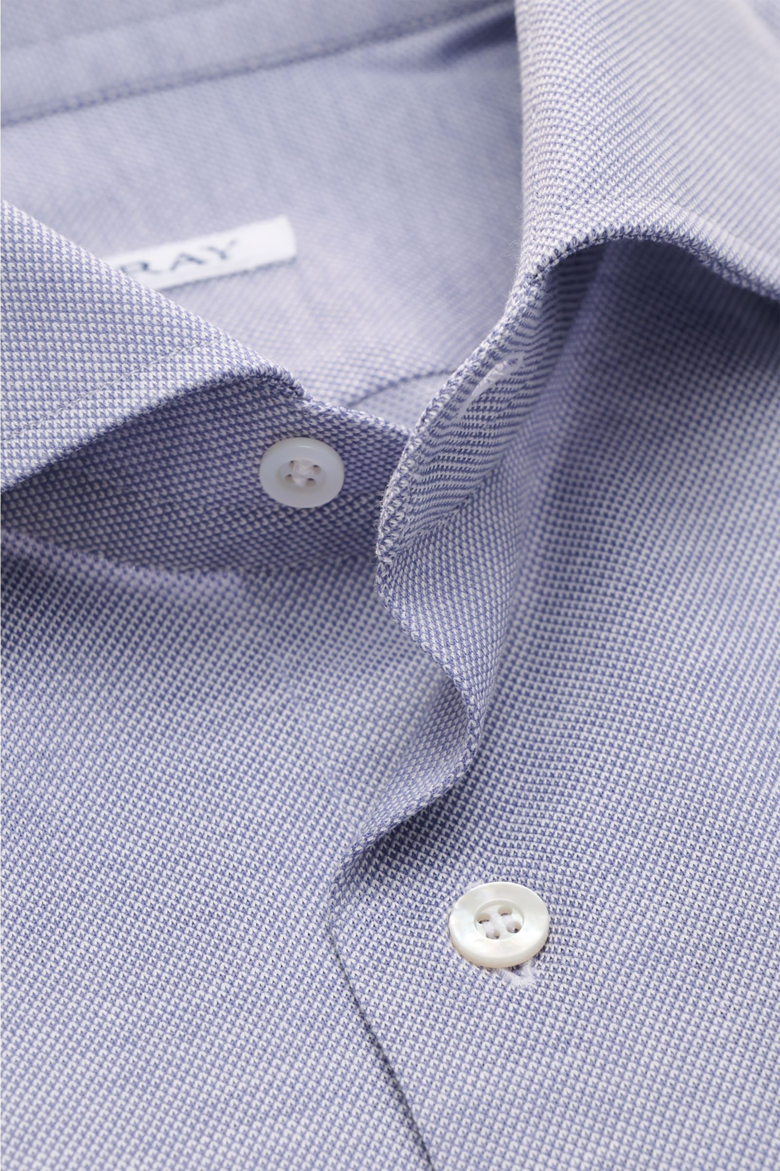 Fray Piqué-Hemd Haifisch-Kragen 'Lione Cucitura' graublau meliert, Slim Fit, Baumwolle, Sportmanschette, Taillenabnäher, Detailfoto Kragen und Knöpfe.