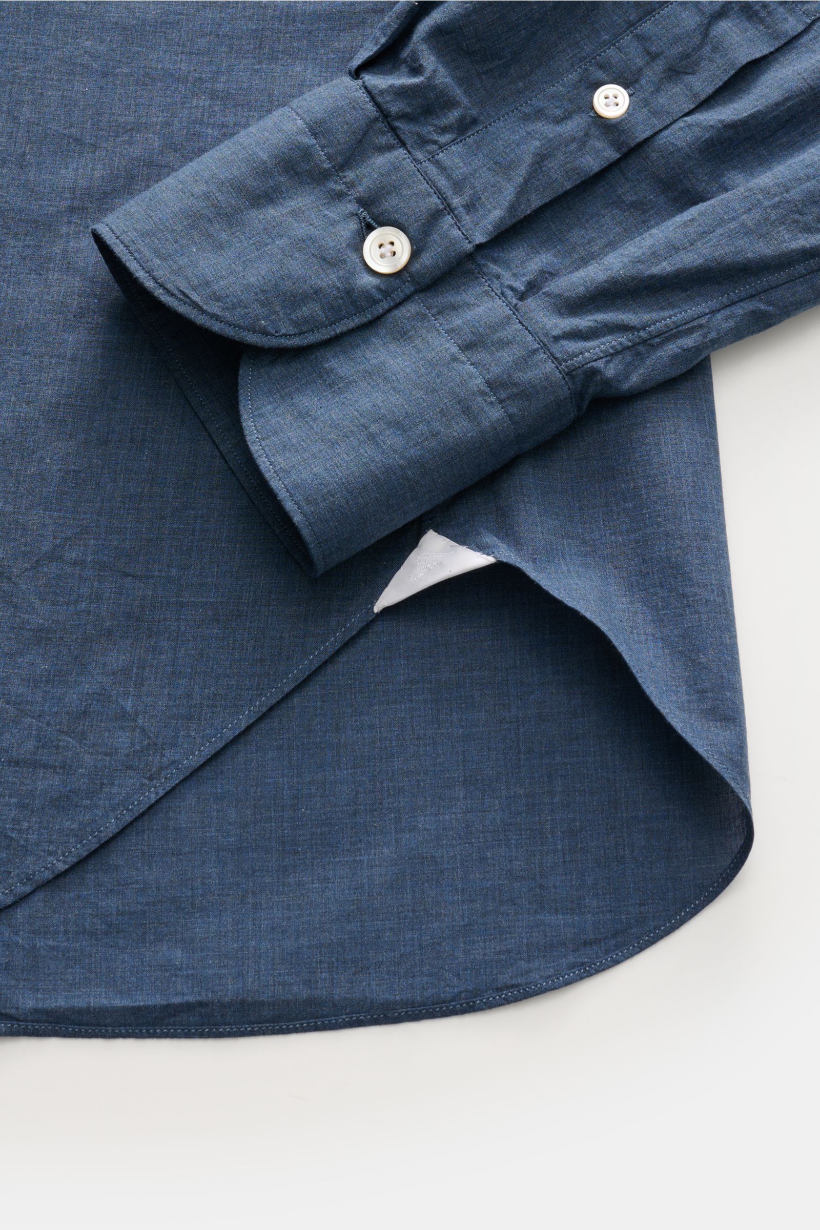 Finamore Casual Hemd 'Sergio Gaeta' Haifisch-Kragen navy, Detailaufnahme von Ärmel und Saum, Baumwolle, Regular Fit, Leinwandbindung.