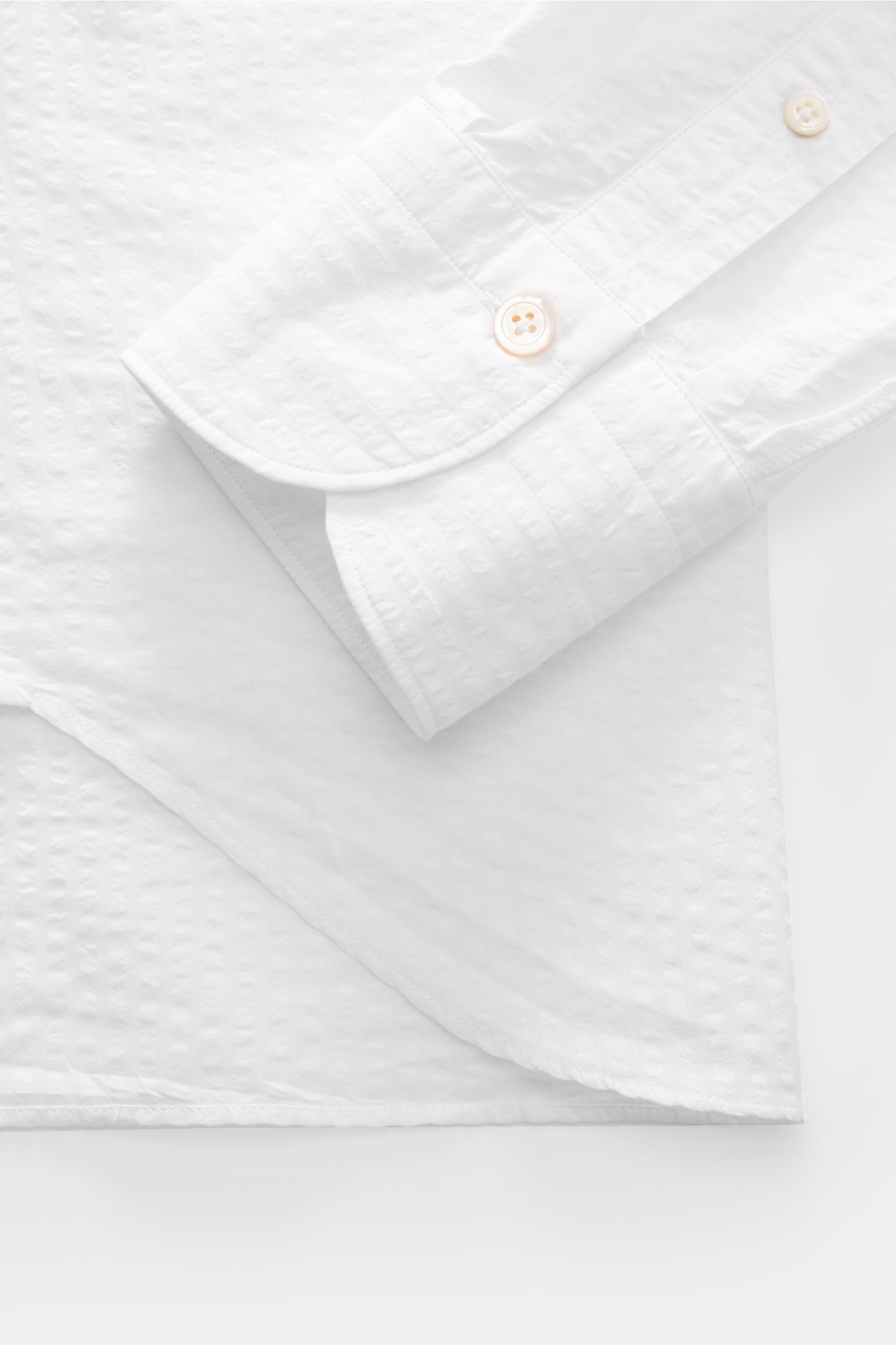 Finamore Seersucker-Hemd 'Sergio Gaeta' Haifisch-Kragen weiß, Nahaufnahme von Manschette und französischer Knopfleiste, Baumwolle, Slim Fit.