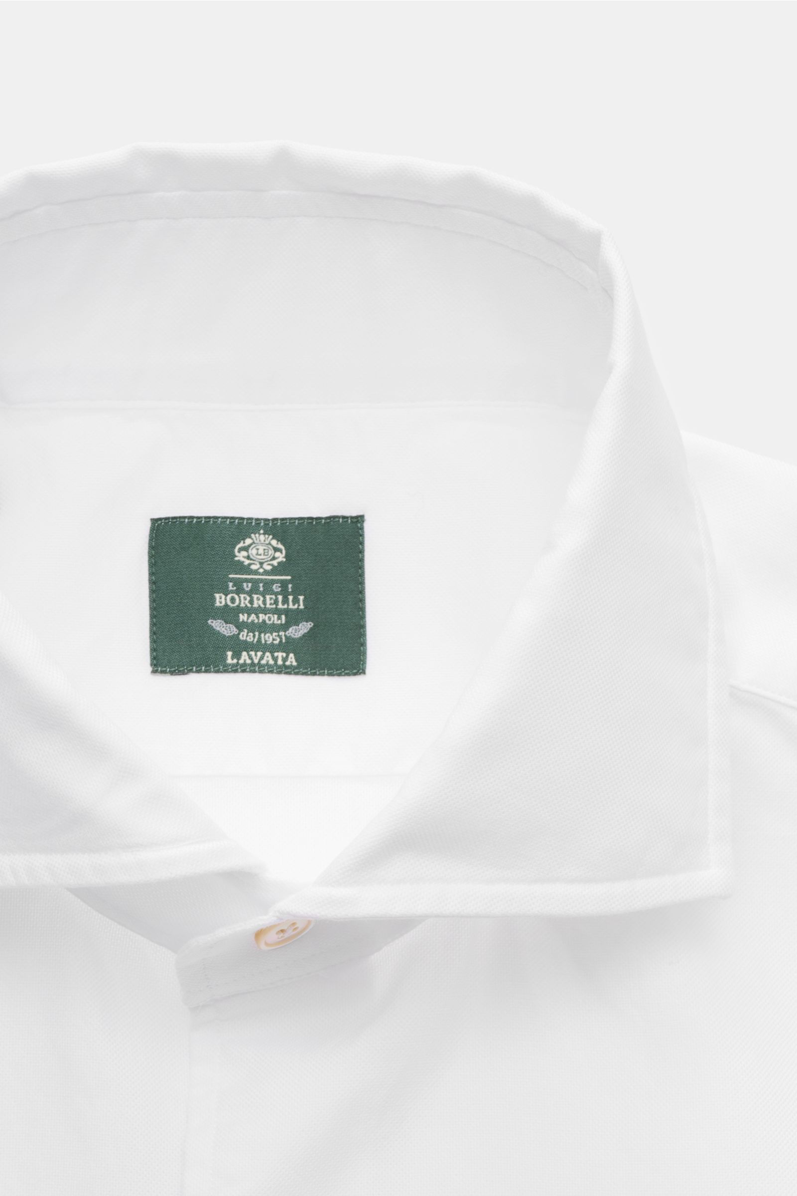 Borrelli Oxford Hemd 'Ettore' Haifisch-Kragen weiß aus reiner Baumwolle, Extra Slim Fit, französische Knopfleiste, Detailansicht von oben