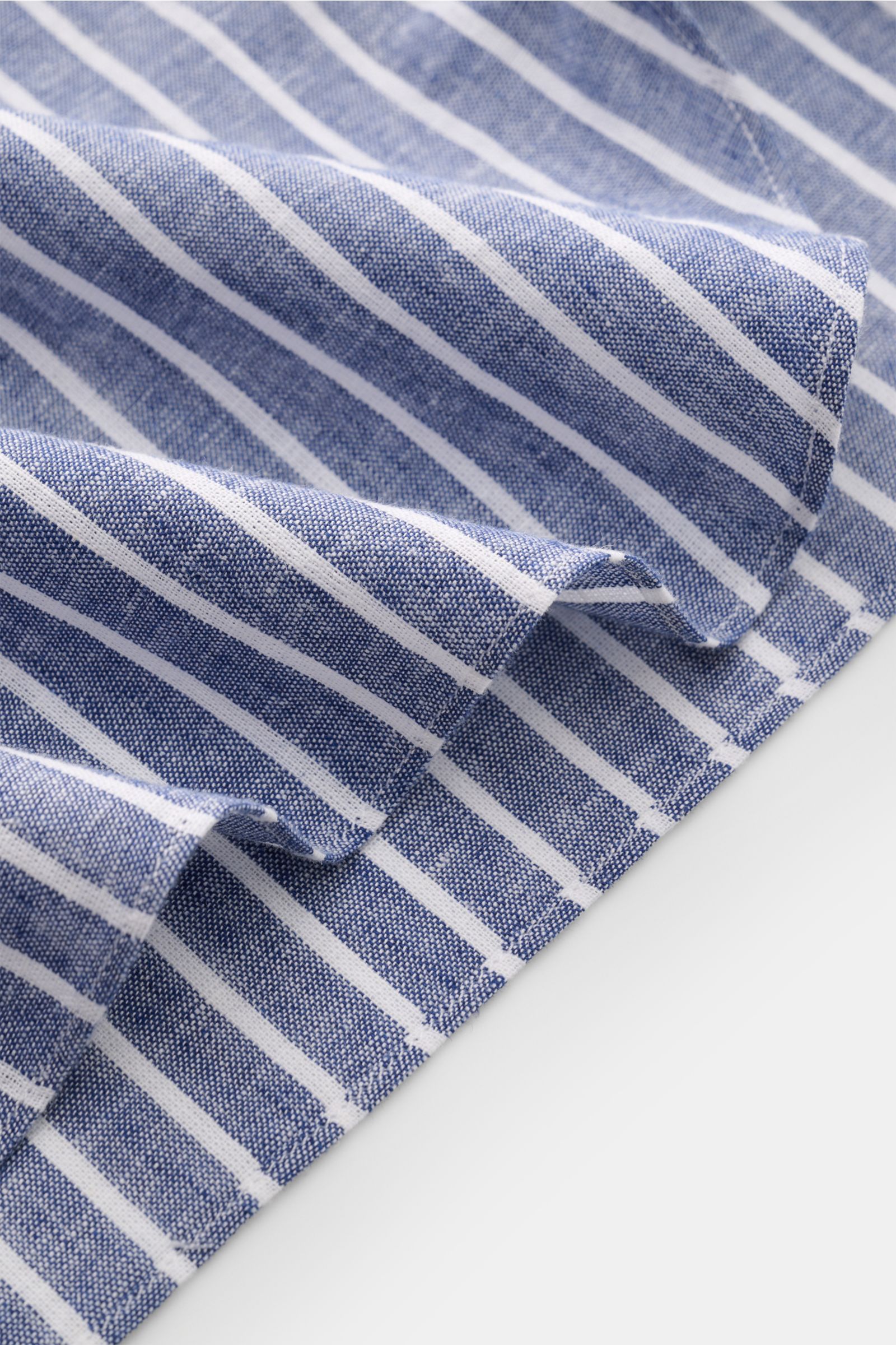 Borrelli Leinenhemd 'Ettore' Haifisch-Kragen blau/weiß gestreift
