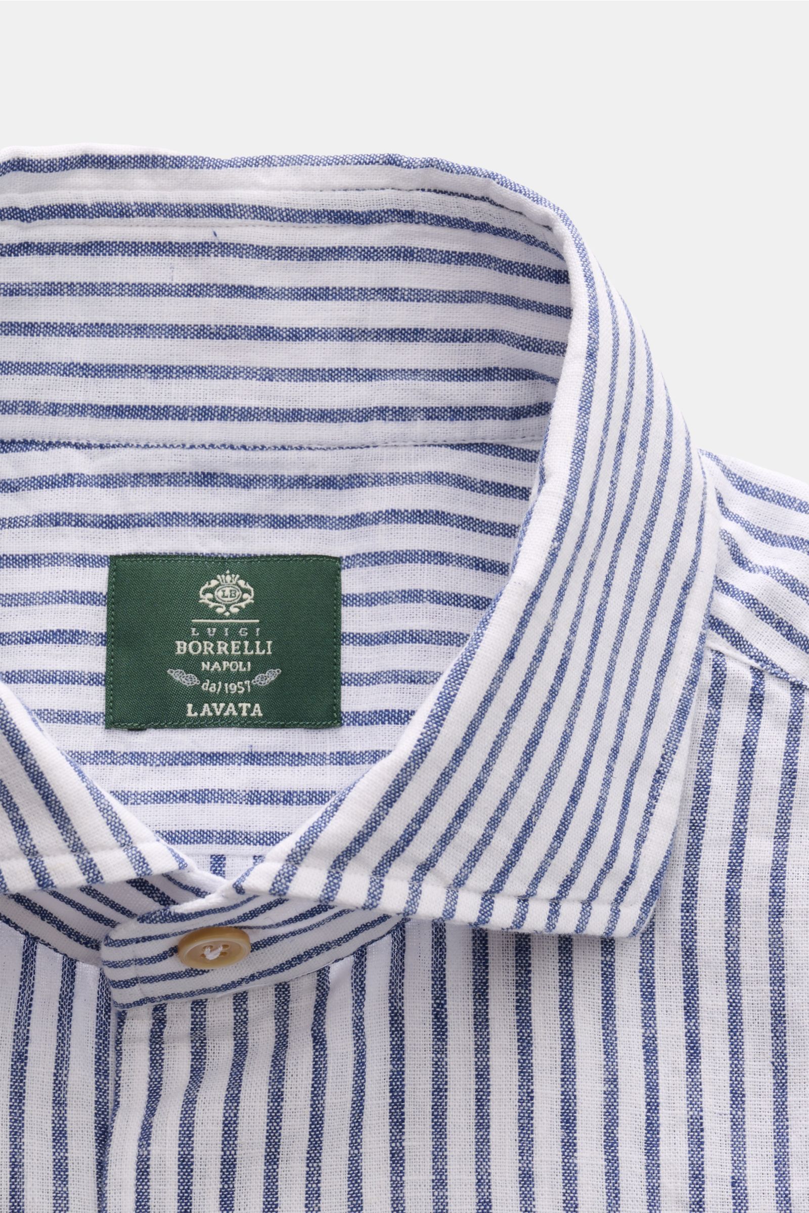 Borrelli Leinenhemd 'Ettore' Haifisch-Kragen navy/weiß gestreift, reine Leinenqualität, luftige Struktur, französische Knopfleiste, Slim Fit, Detailansicht von oben.