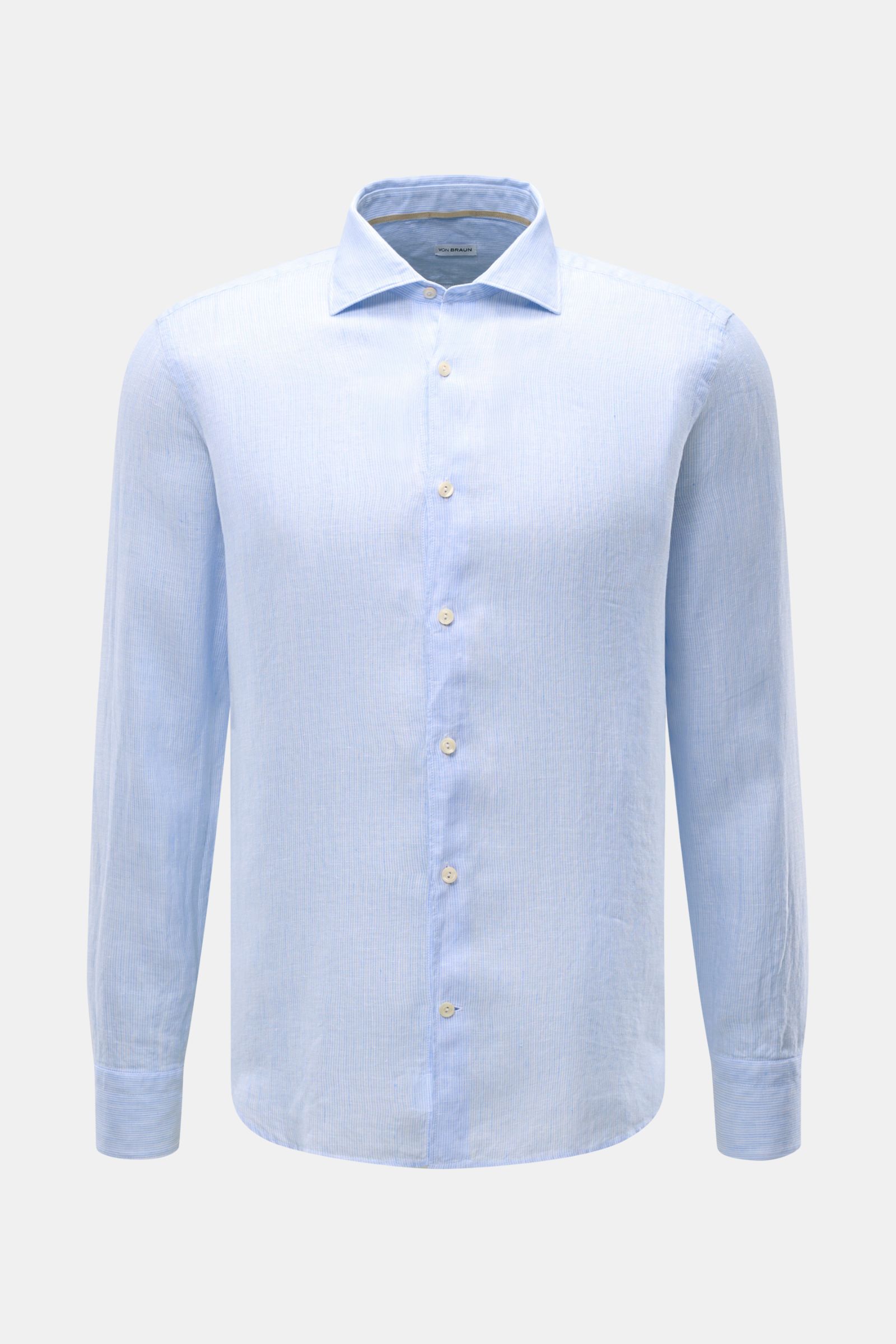 von Braun Leinenhemd Haifisch-Kragen hellblau/weiß gestreift, frontale Nahaufnahme, reines Leinen, feines Streifenmuster, Regular Fit, klassische Sportmanschette, gerundeter Saum, luftiges Tragegefühl, entspannter Look
