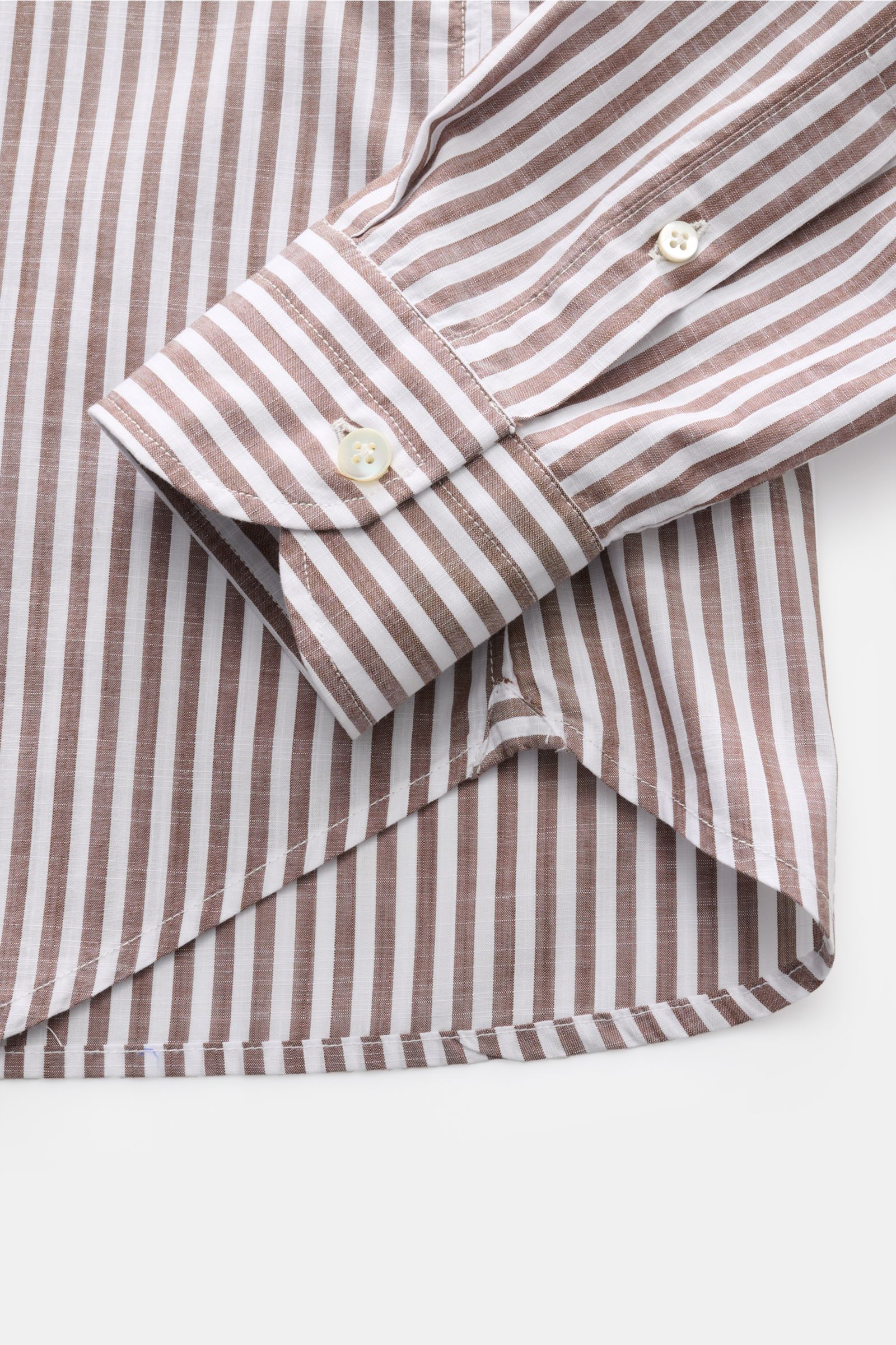 Guglielminotti Casual Hemd Haifisch-Kragen braun/weiß gestreift, Slim Fit, reine Baumwolle, Nahaufnahme Manschette und Saum, glatter Griff.