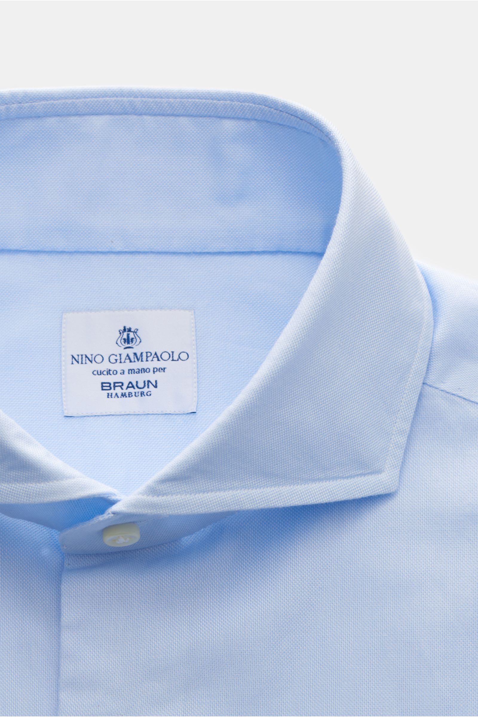 Giampaolo Oxford-Hemd Haifisch-Kragen hellblau, Slim Fit, reine Baumwolle, Haifisch-Kragen, französische Knopfleiste, Nahaufnahme von oben.