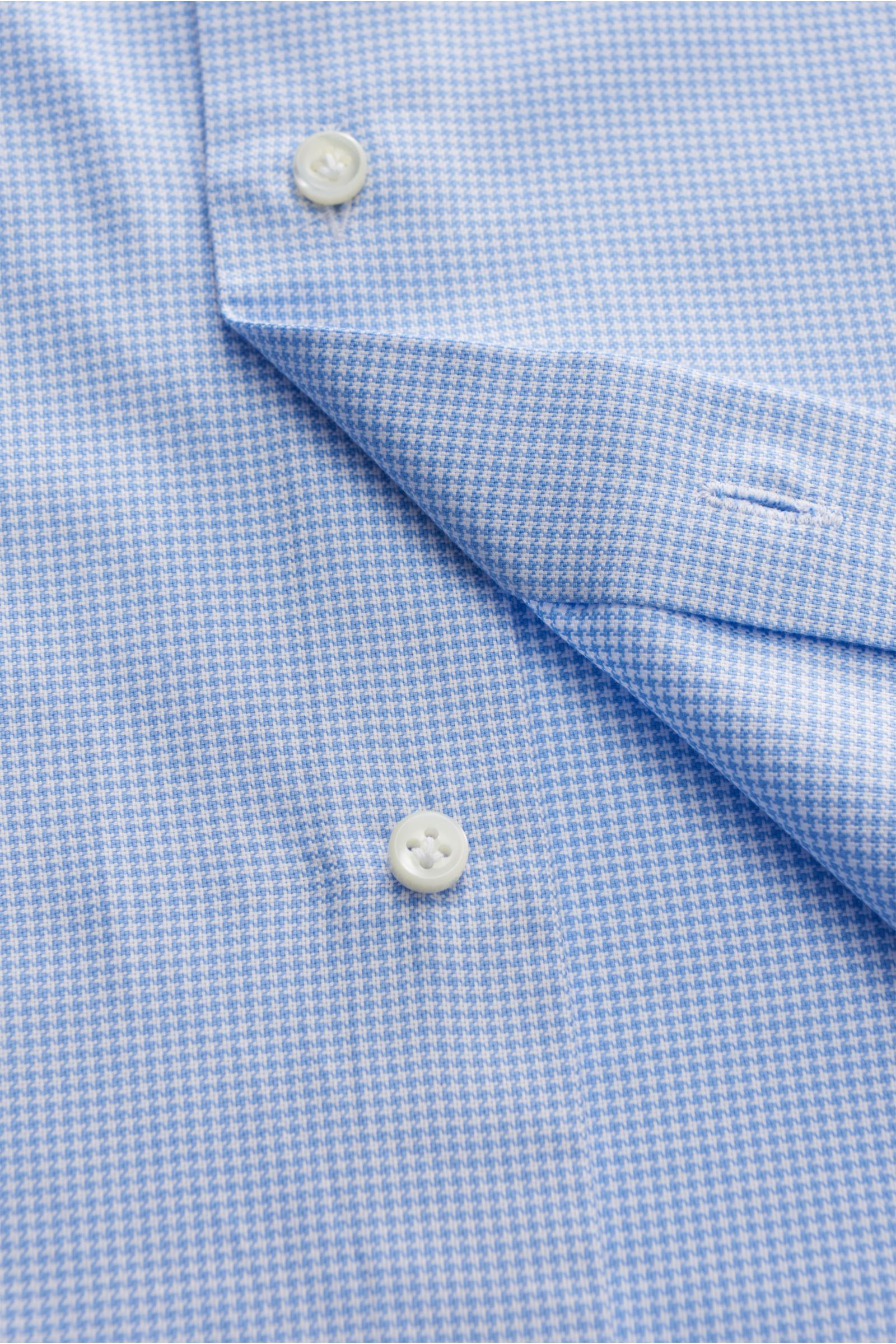 Close-up front view of Giampaolo Casual Hemd Haifisch-Kragen hellblau/weiß kariert showing micro houndstooth pattern, buttons, and fabric texture. 

Description: Klassiker vom italienischen Hemdenexperten GIAMPAOLO: Dieses Hemd mit exklusivem micro Hah