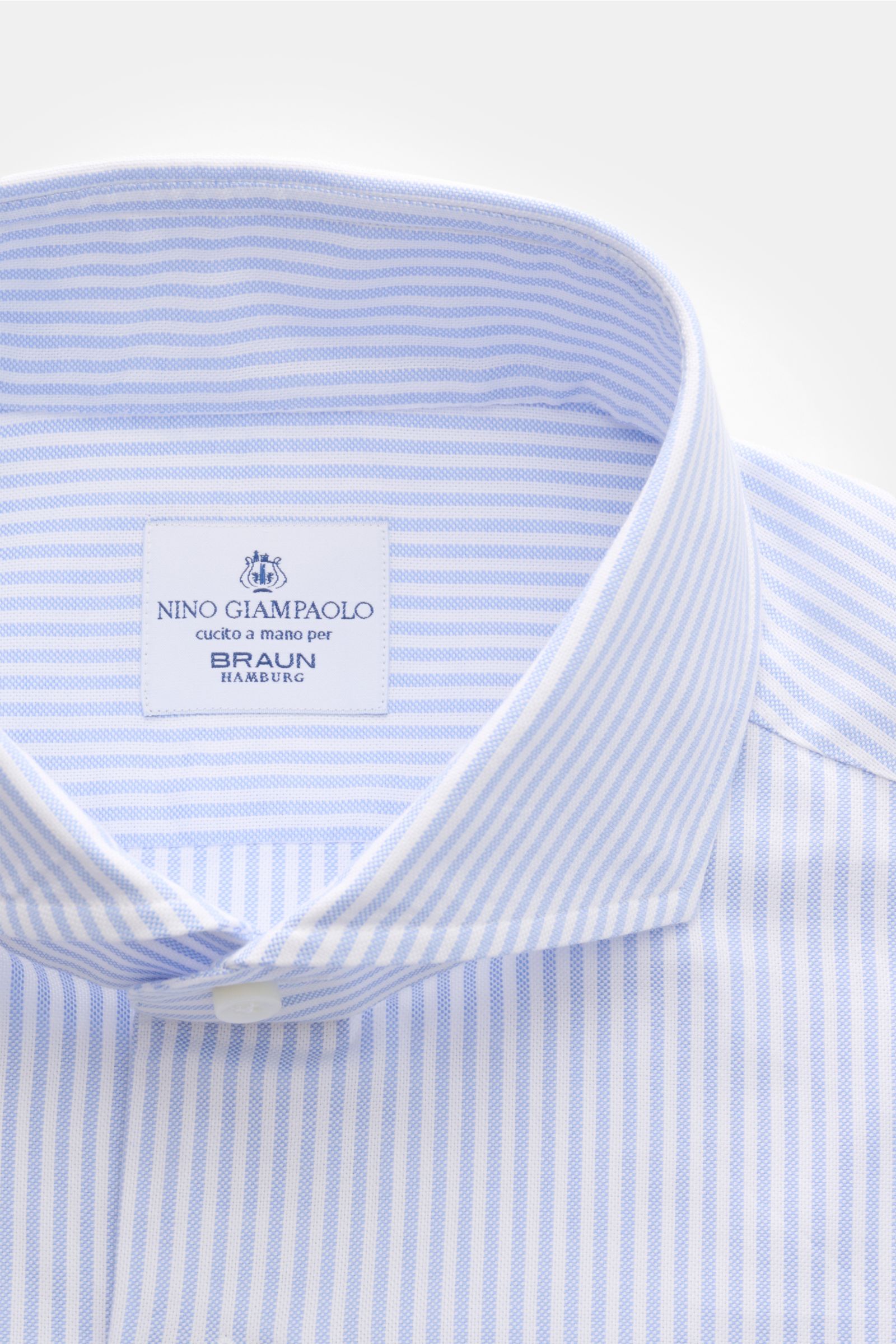 Giampaolo Oxford-Hemd Haifisch-Kragen weiß/hellblau gestreift, Detailfoto des Haifisch-Kragens aus feinem Oxford-Baumwollstoff.