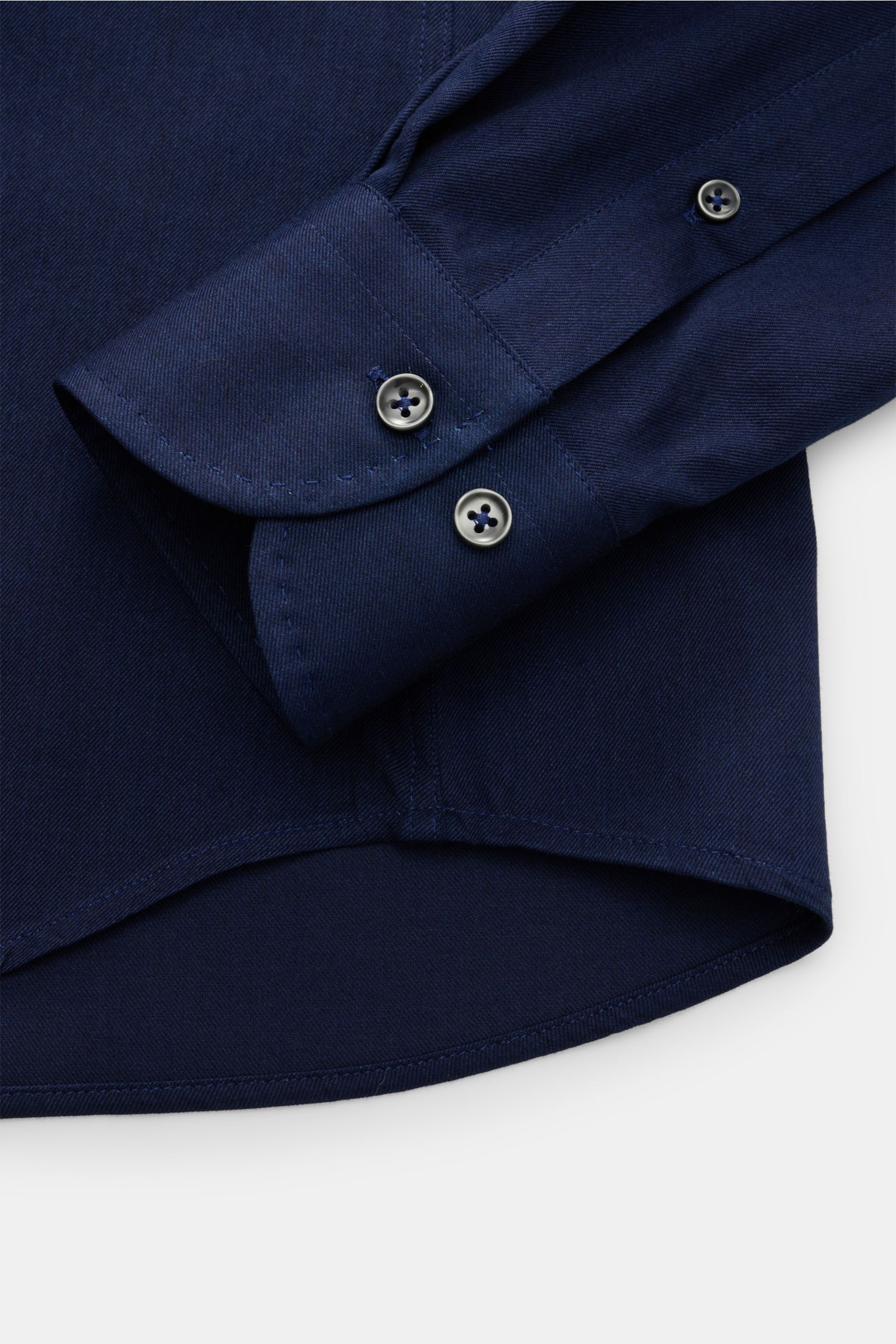 Aurélien Casual Hemd Haifisch-Kragen navy, Detailaufnahme von Manschette und leicht gerundetem Saum, Baumwoll-Twill, Slim Fit.