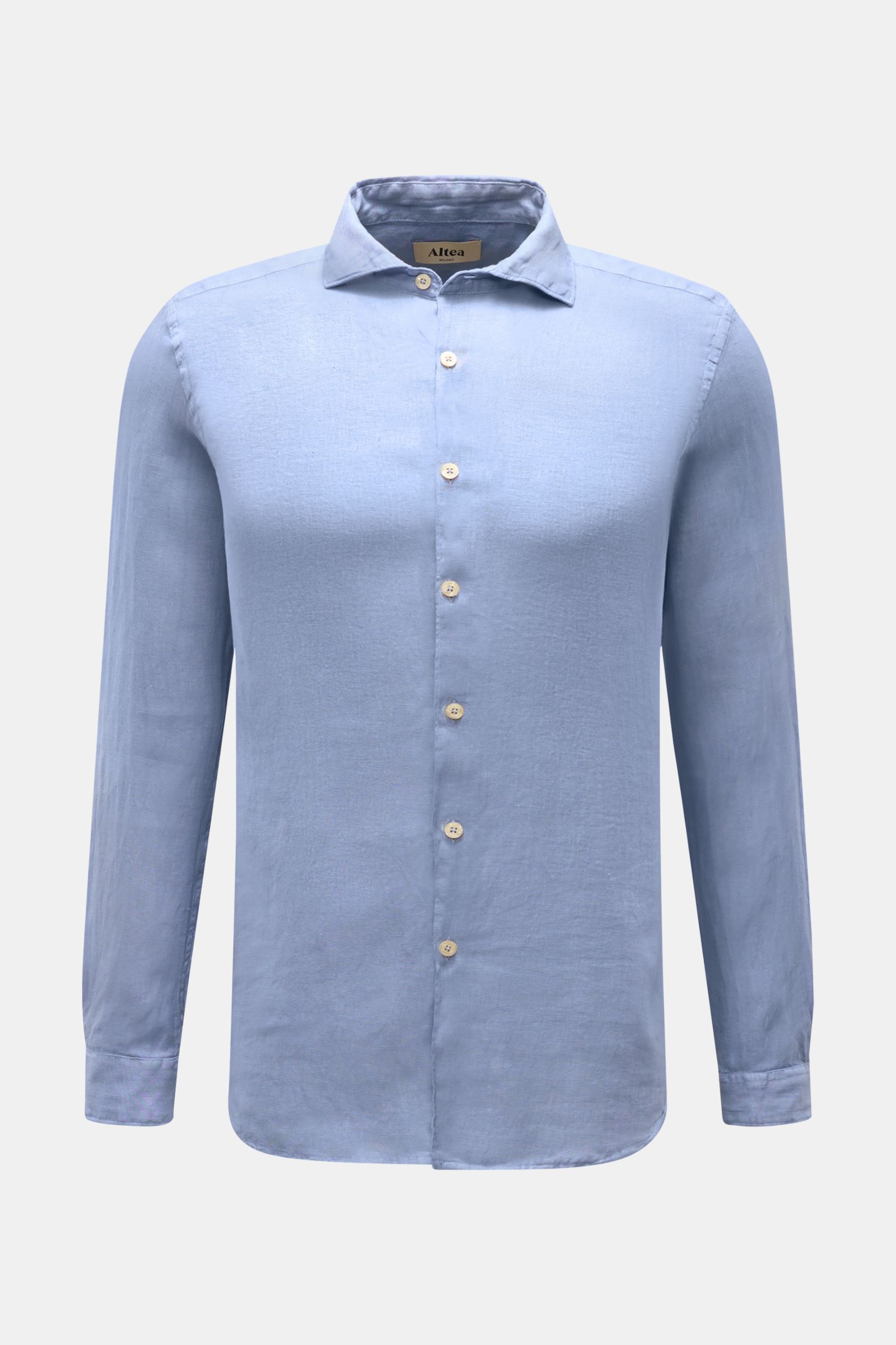 Vorderansicht des Altea Leinenhemds 'Mercer' Haifisch-Kragen rauchblau aus leichter Gaze, Slim Fit, französischer Knopfleiste, weichem Griff und gerundetem Saum.