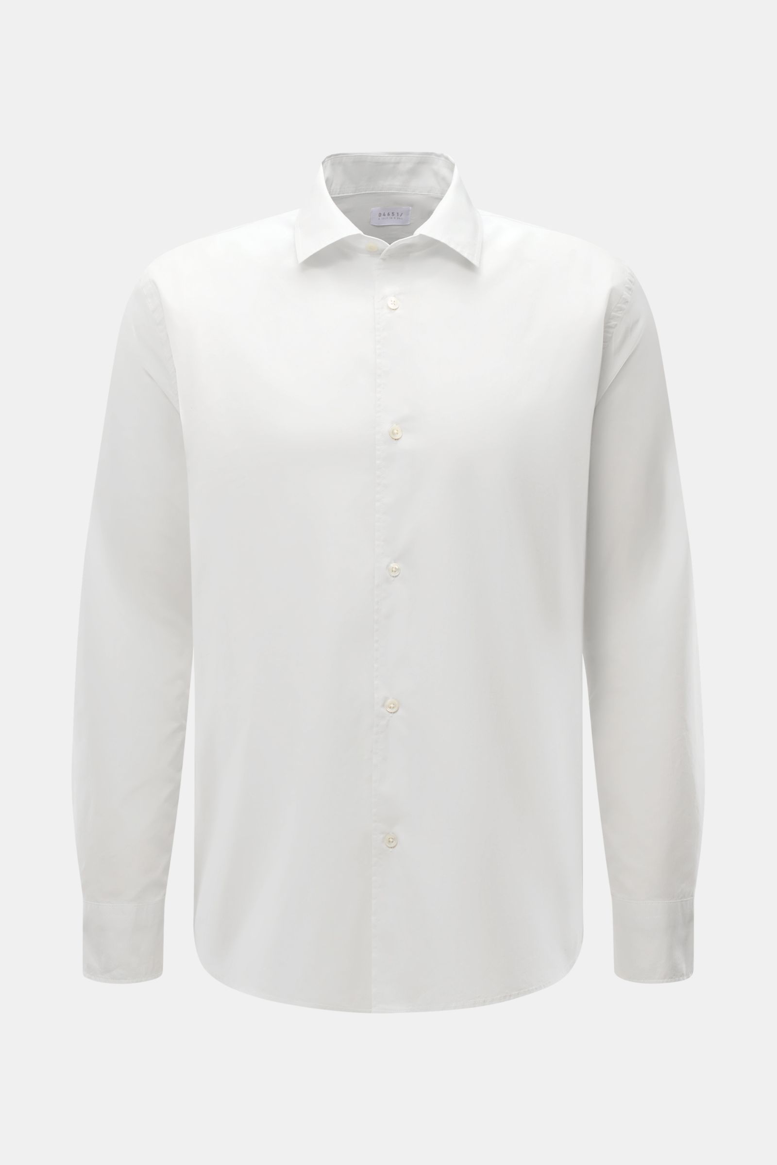 Front view of 04651/ A trip in a bag Casual shirt 'Cloudy Shirt' slim collar light grey, lightweight cotton fabric, classic design.

Lightweight and comfortable for hot days: The casual shirt 'Cloudy Shirt' by 04651/ A TRI