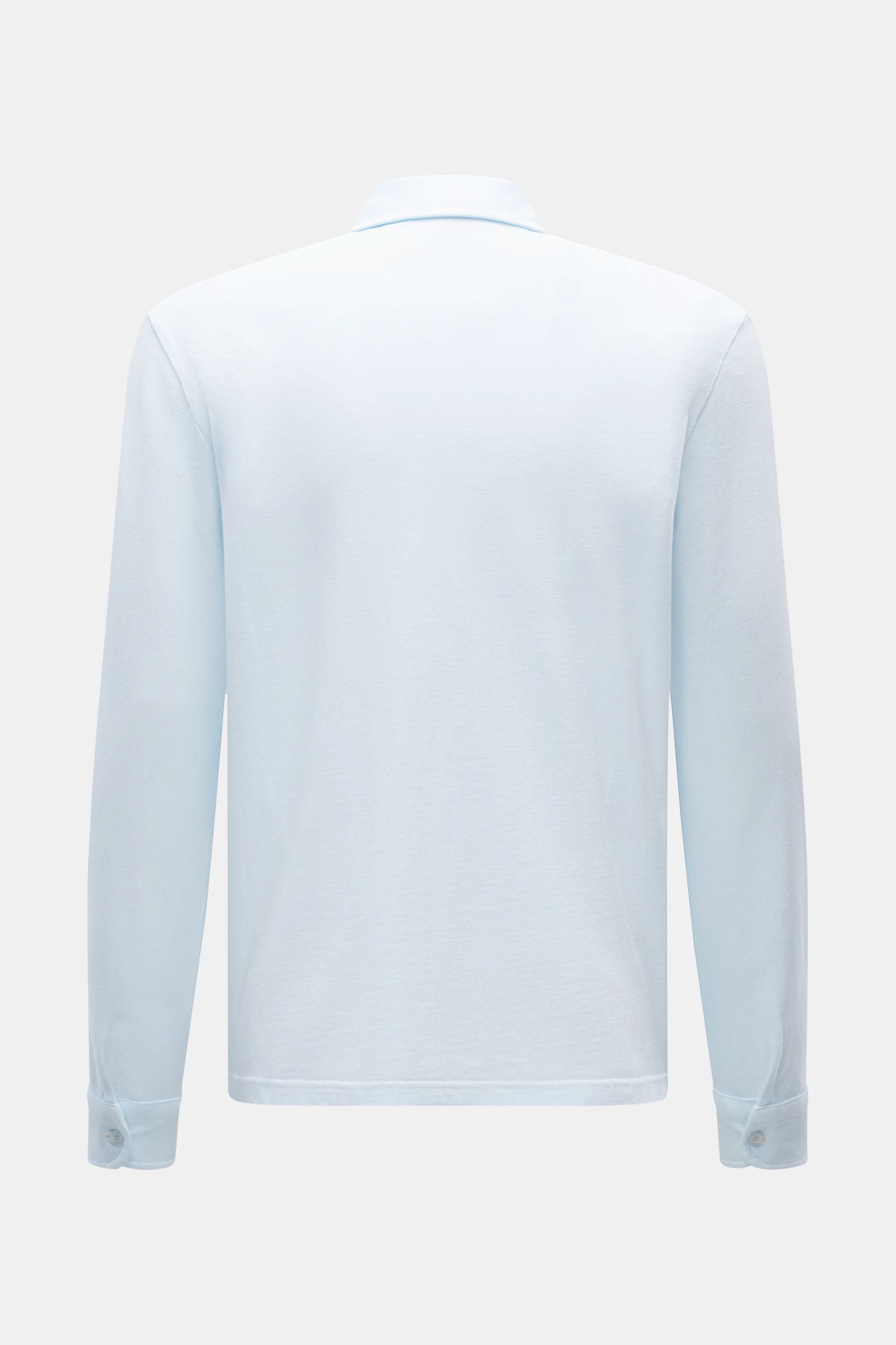 Rear view of the 04651/ A trip in a bag Piqué shirt slim collar pastel blue, showing long sleeves, narrow collar, and classic barrel cuffs in fine garment-dyed cotton piqué.

Casual everyday basic by 04651/ A TRIP IN A BAG: This casual shirt in pure co