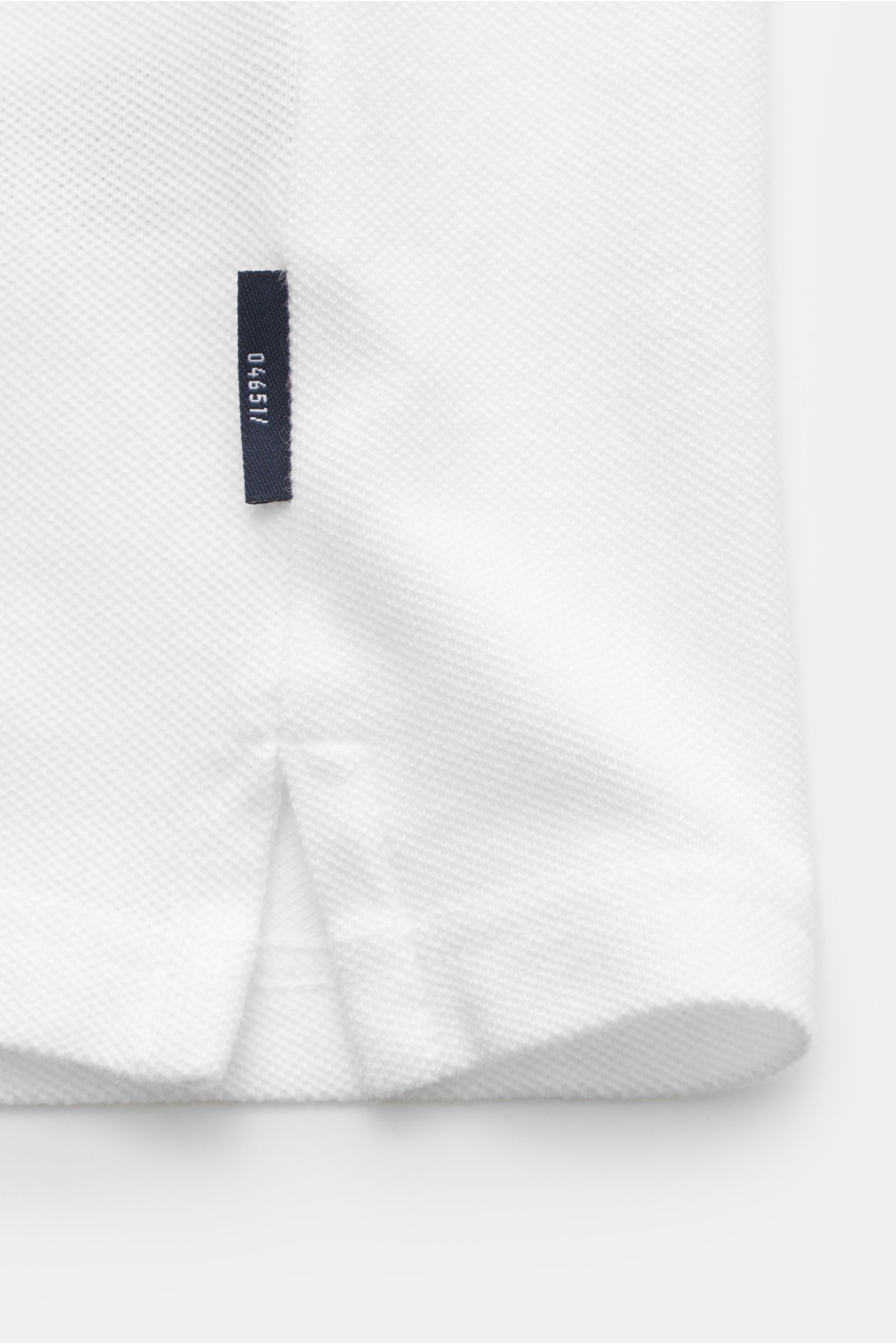 04651/ A trip in a bag Piqué Kurzarmhemd 'Guru Tee' Grandad-Kragen weiß