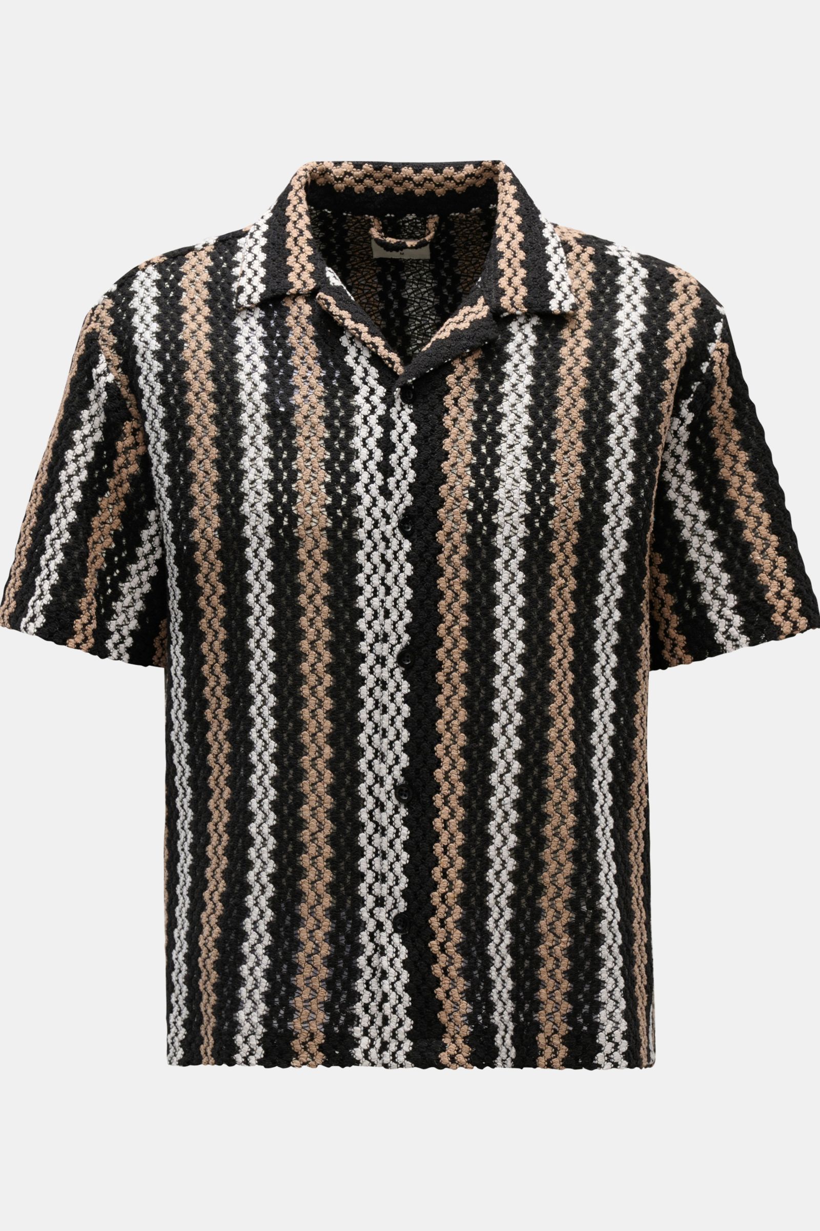 Percival Kurzarmhemd 'Wade' Kubanischer Kragen schwarz/hellgrau/taupe gestreift, luftige Häkelstruktur, Oversized Fit, frontale Produktansicht.