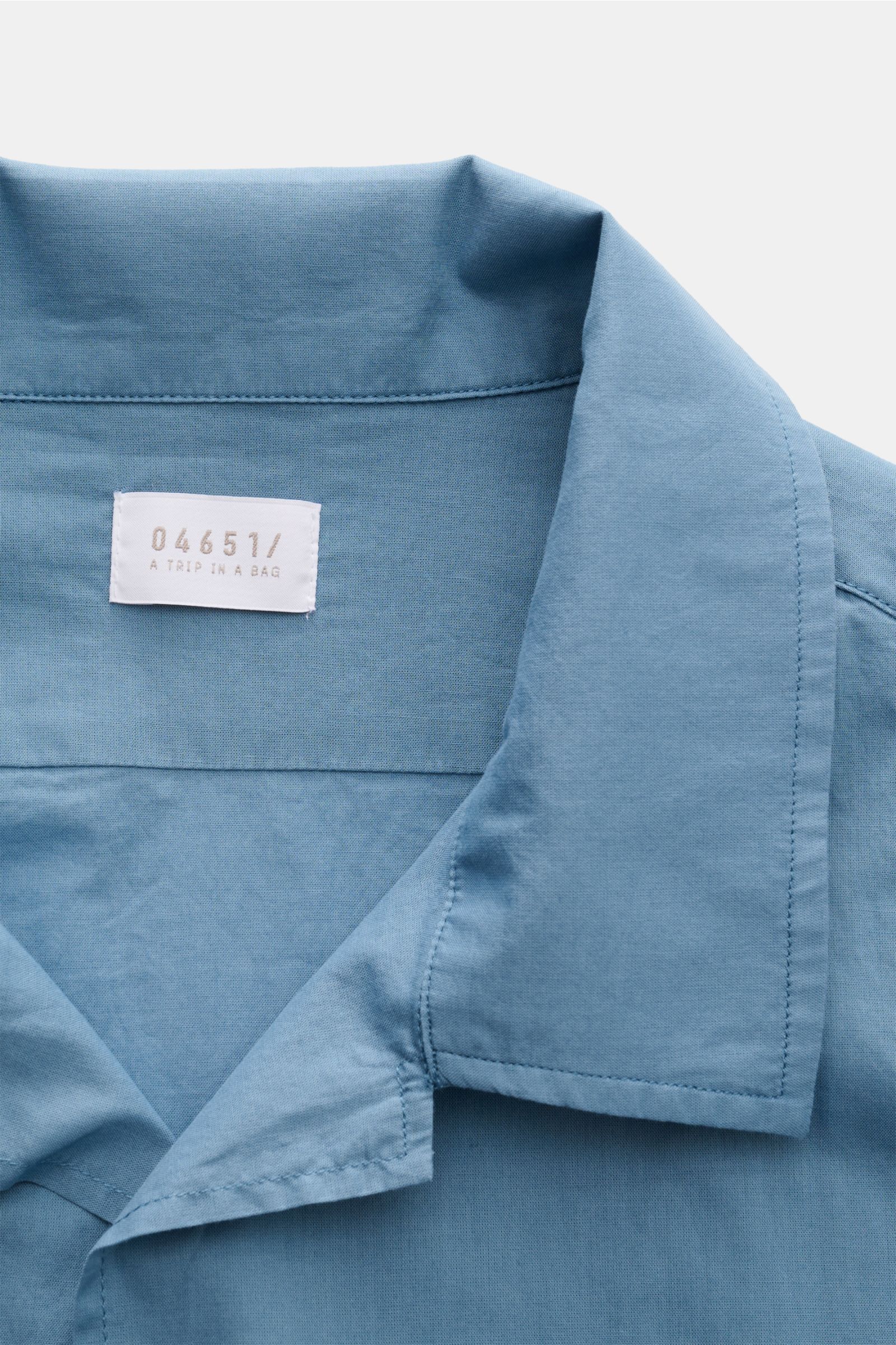 04651/ A trip in a bag Kurzarmhemd Kubanischer Kragen rauchblau