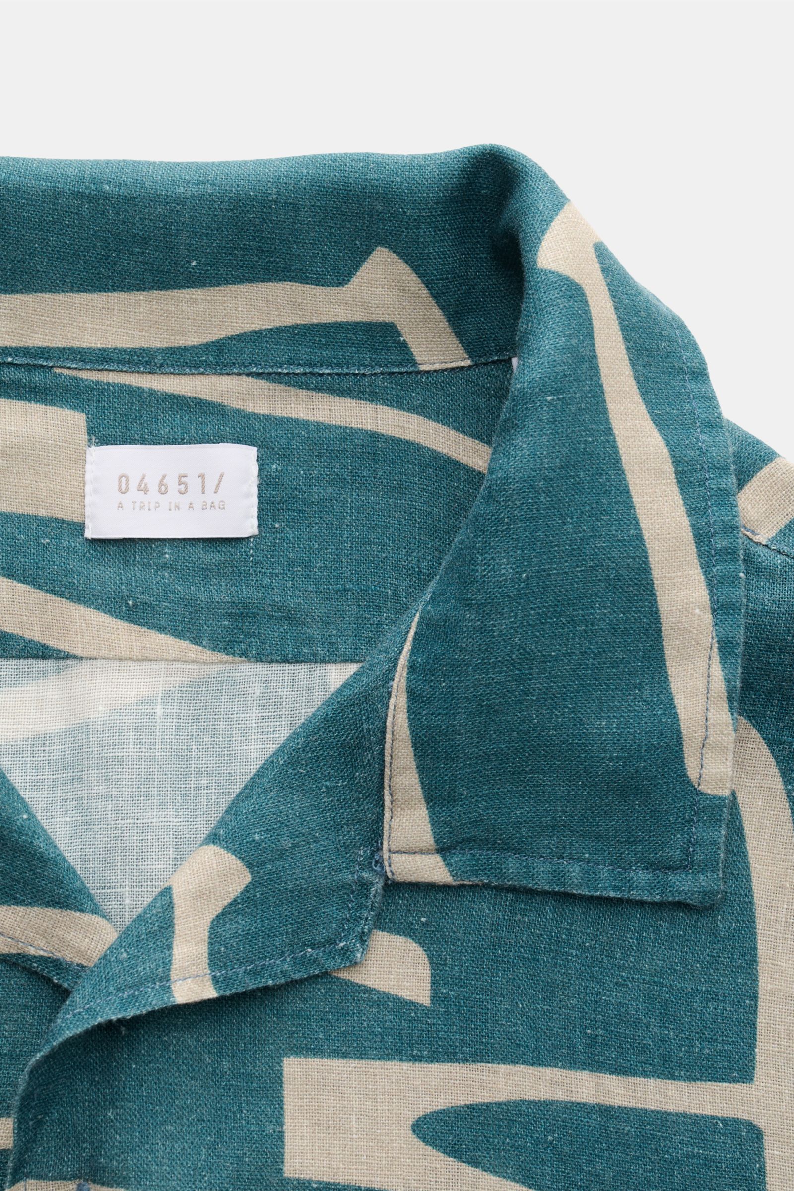 04651/ A trip in a bag Leinen-Kurzarmhemd Kubanischer Kragen graublau/taupe gemustert
