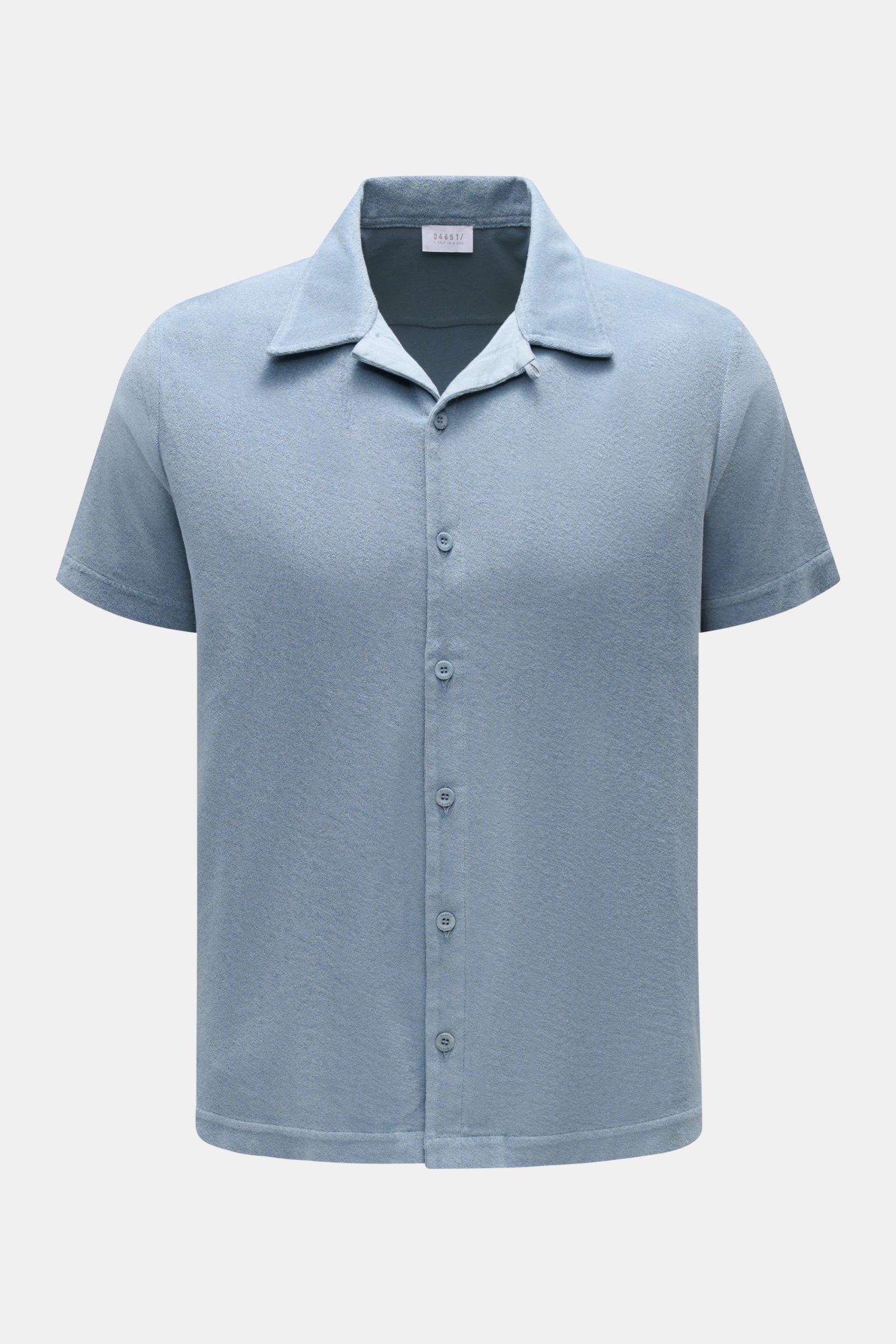 04651/ A trip in a bag Frottee-Kurzarmhemd 'Terry Cuba' rauchblau, Frontansicht, Baumwoll-Frottee, Regular Fit, kubanischer Kragen, Knopfleiste.