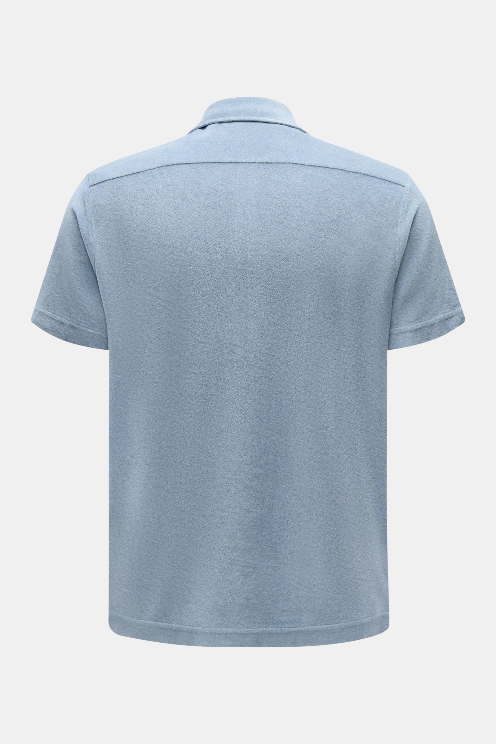 04651/ A trip in a bag Frottee-Kurzarmhemd 'Terry Cuba' rauchblau, Rückansicht, Regular Fit, weicher Baumwoll-Frottee, kubanischer Kragen, kurze Saumschlitze.