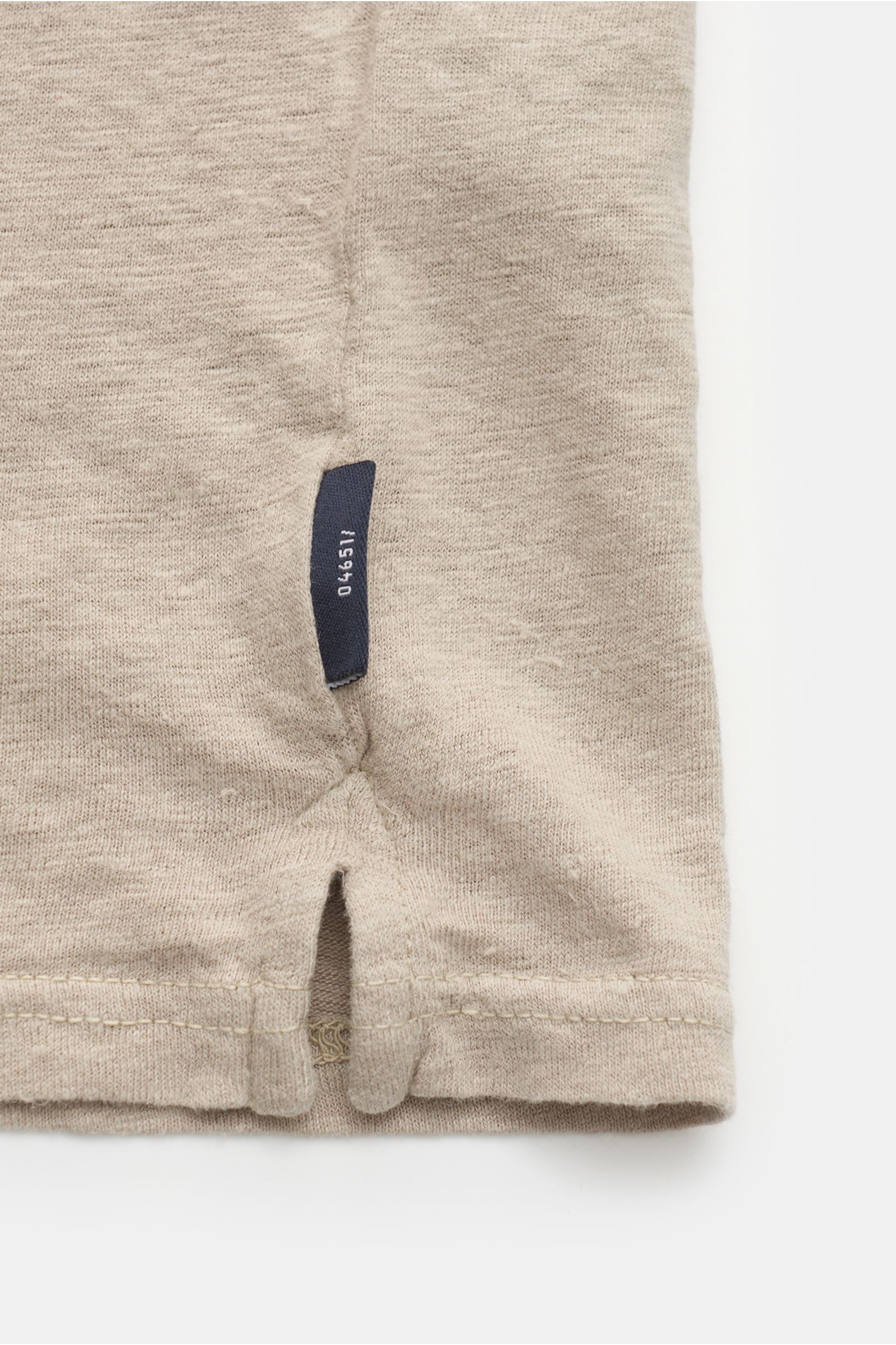 04651/ A trip in a bag Leinen-Poloshirt beige