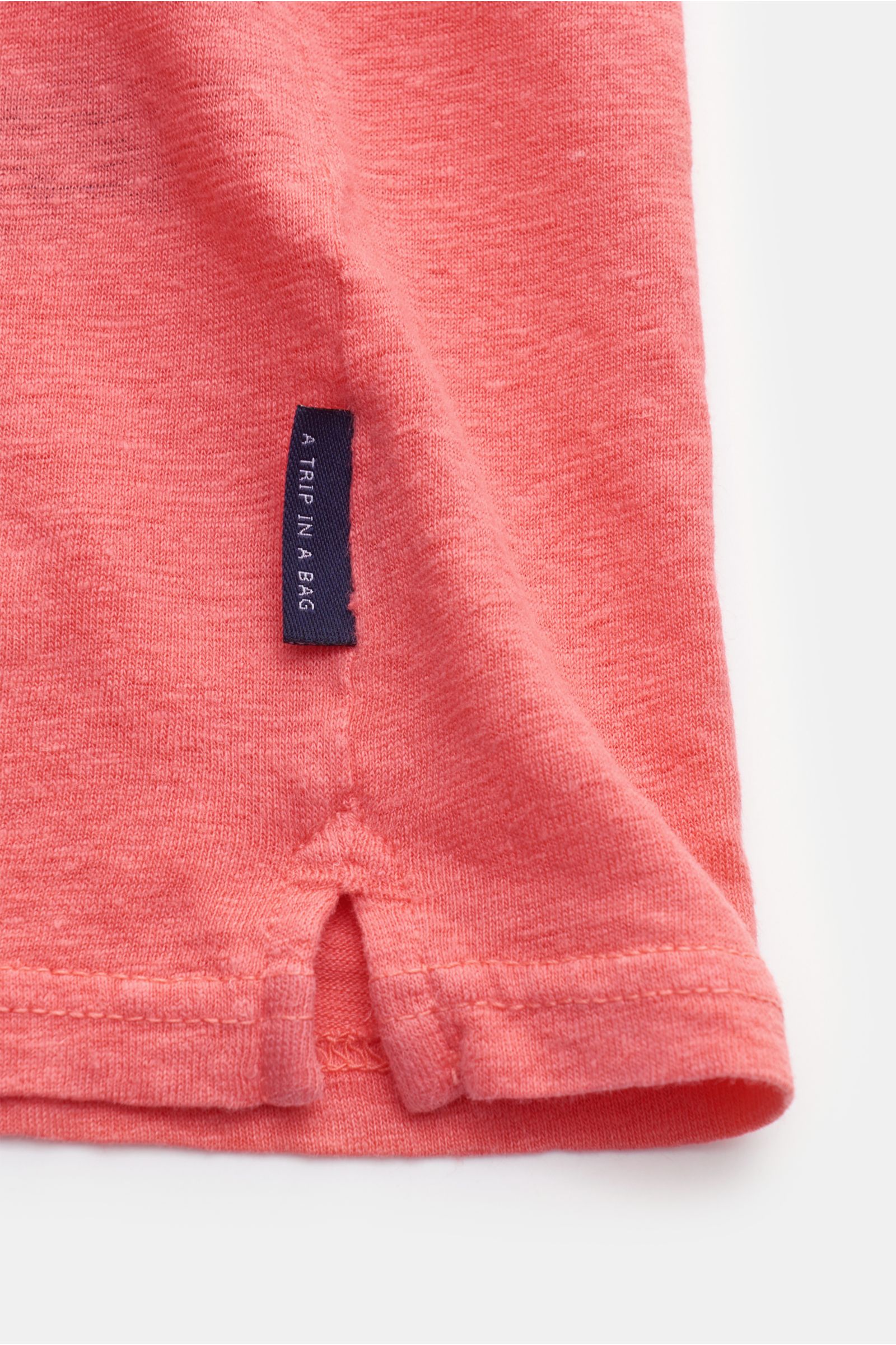 04651/ A trip in a bag Leinen-Poloshirt koralle