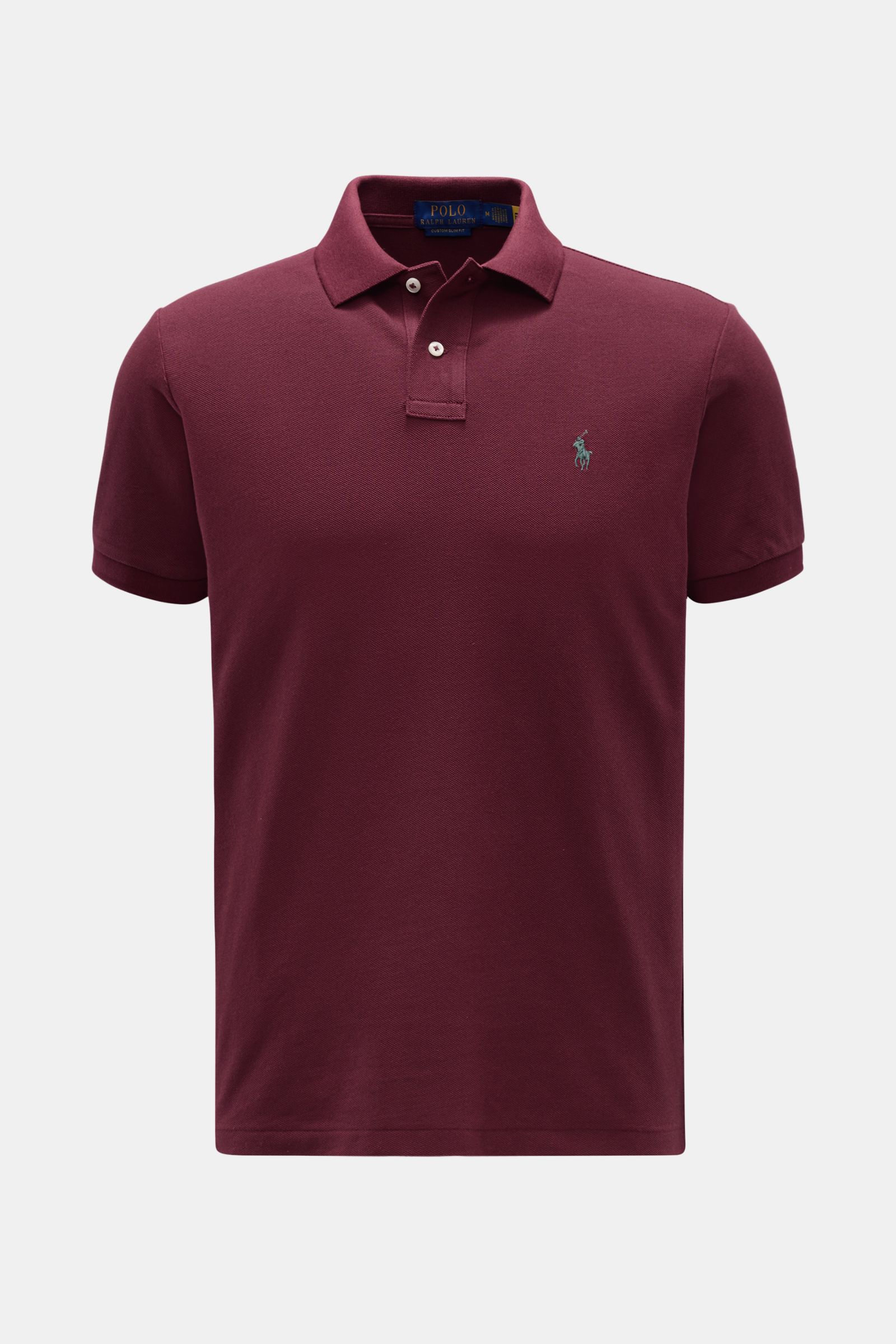Polo Ralph Lauren Poloshirt bordeaux, frontal fotografiert, Slim Fit aus reiner Baumwolle, Piqué-Struktur, Polokragen, Zwei-Knopf-Leiste, Poloreiter-Stitching auf Brust.