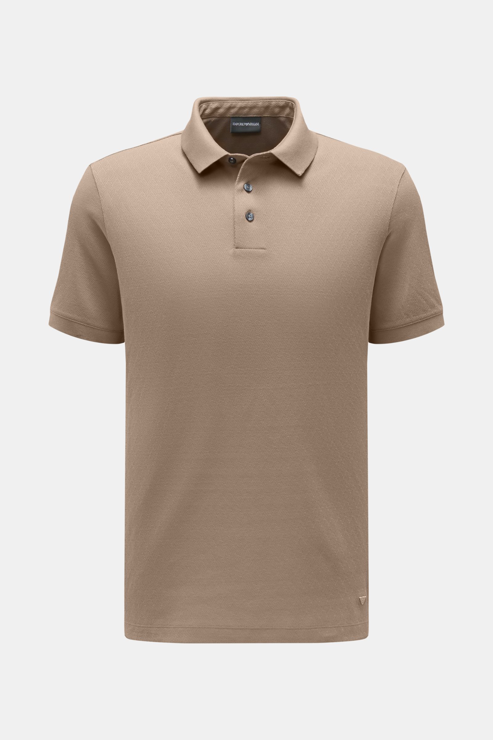 Emporio Armani Poloshirt taupe in Slim Fit, aus Baumwoll-Jersey mit feiner Strukturoptik, Polokragen und Drei-Knopf-Leiste, frontal fotografiert.