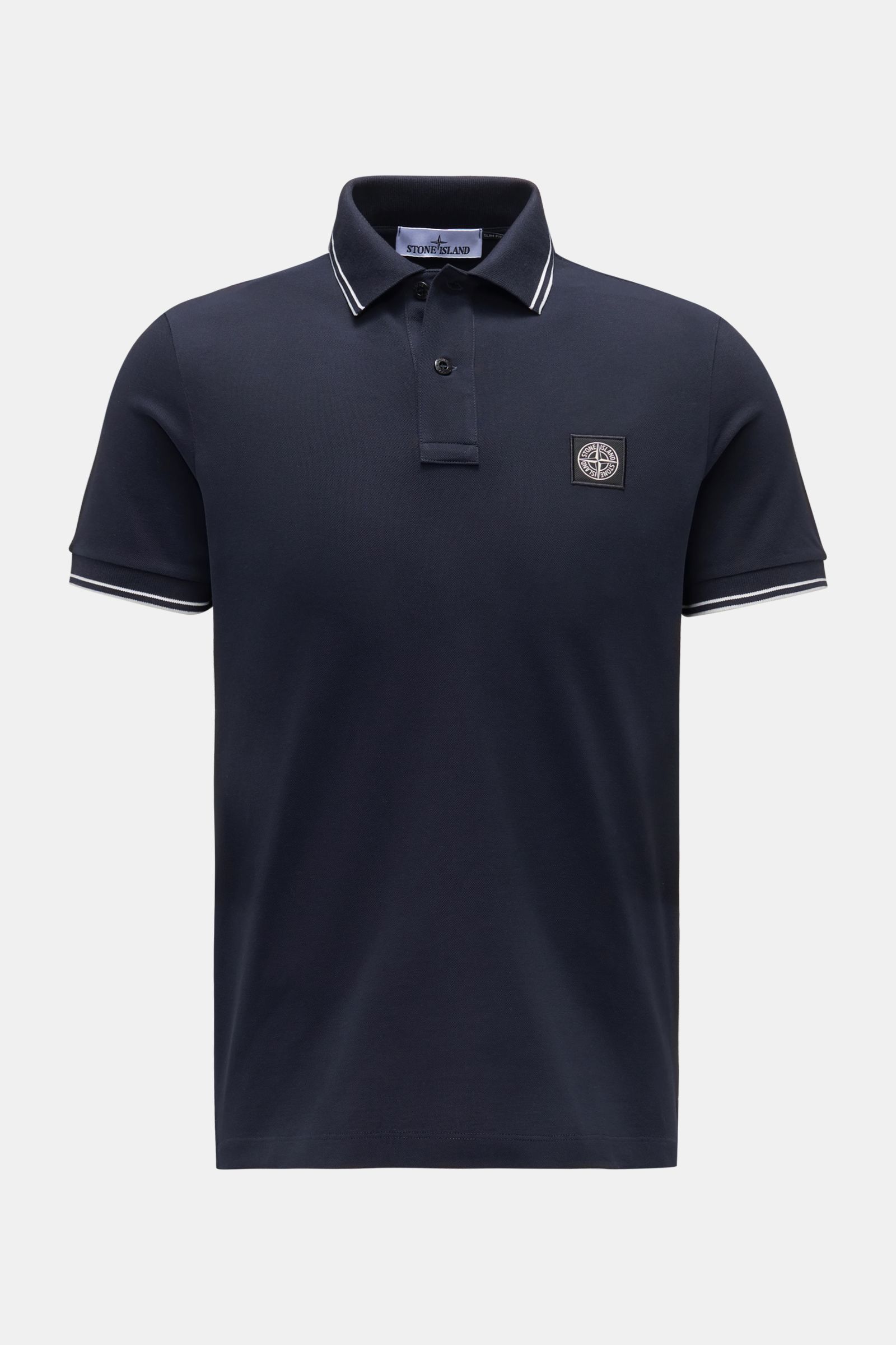 Front view of the Stone Island Poloshirt navy with slim fit, cotton piqué, elastic cuffs, narrow contrast stripes, and logo patch on chest.

Description: Das moderne Piqué-Poloshirt von STONE ISLAND mit schmalen Kontraststreifen ist ein vielseitiger Kl