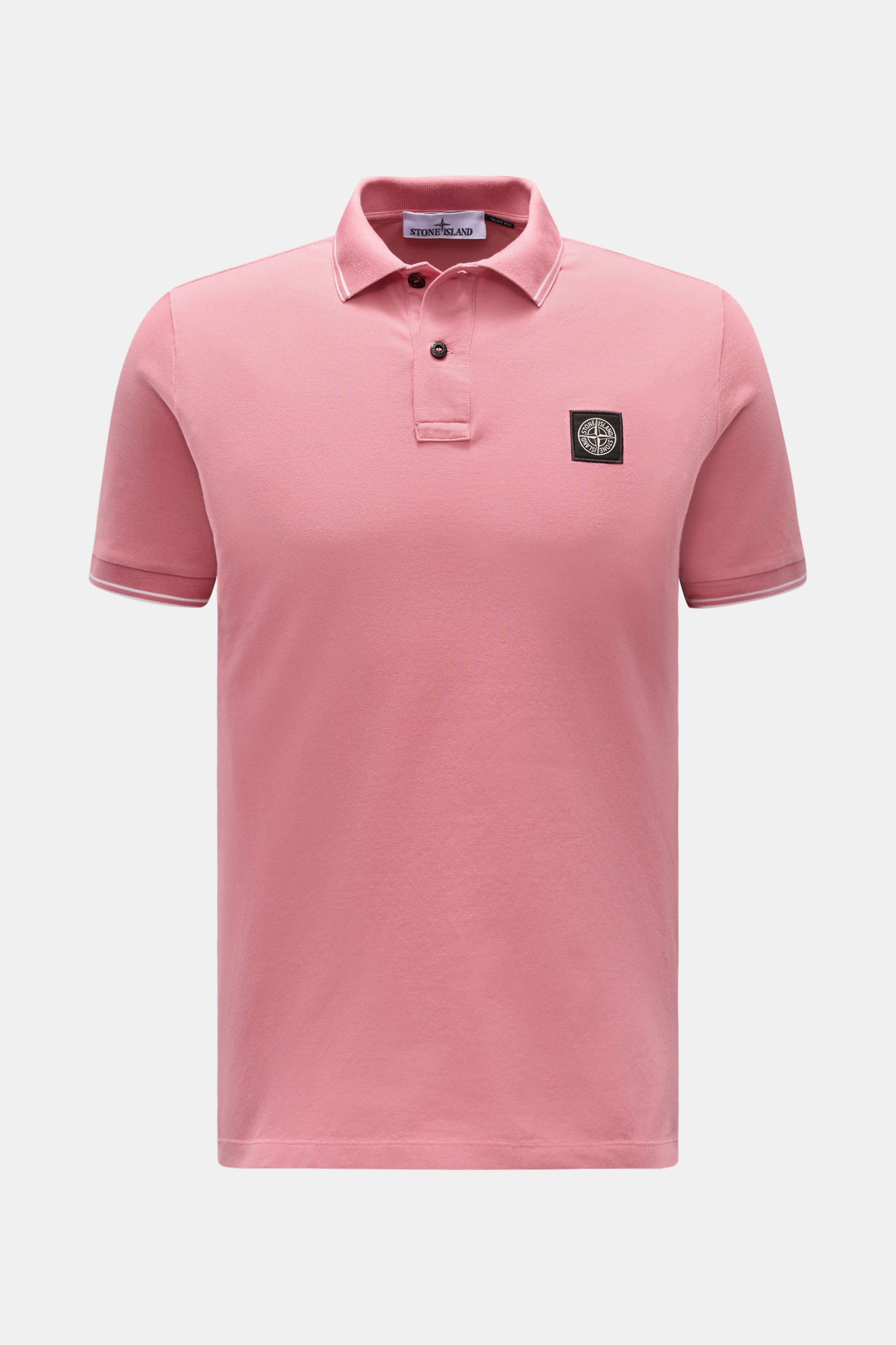Stone Island Poloshirt rosé in Slim Fit, elastischer Baumwoll-Piqué, schmale Kontraststreifen, Polokragen, Knopfleiste, Ärmelbündchen, frontal fotografiert.
