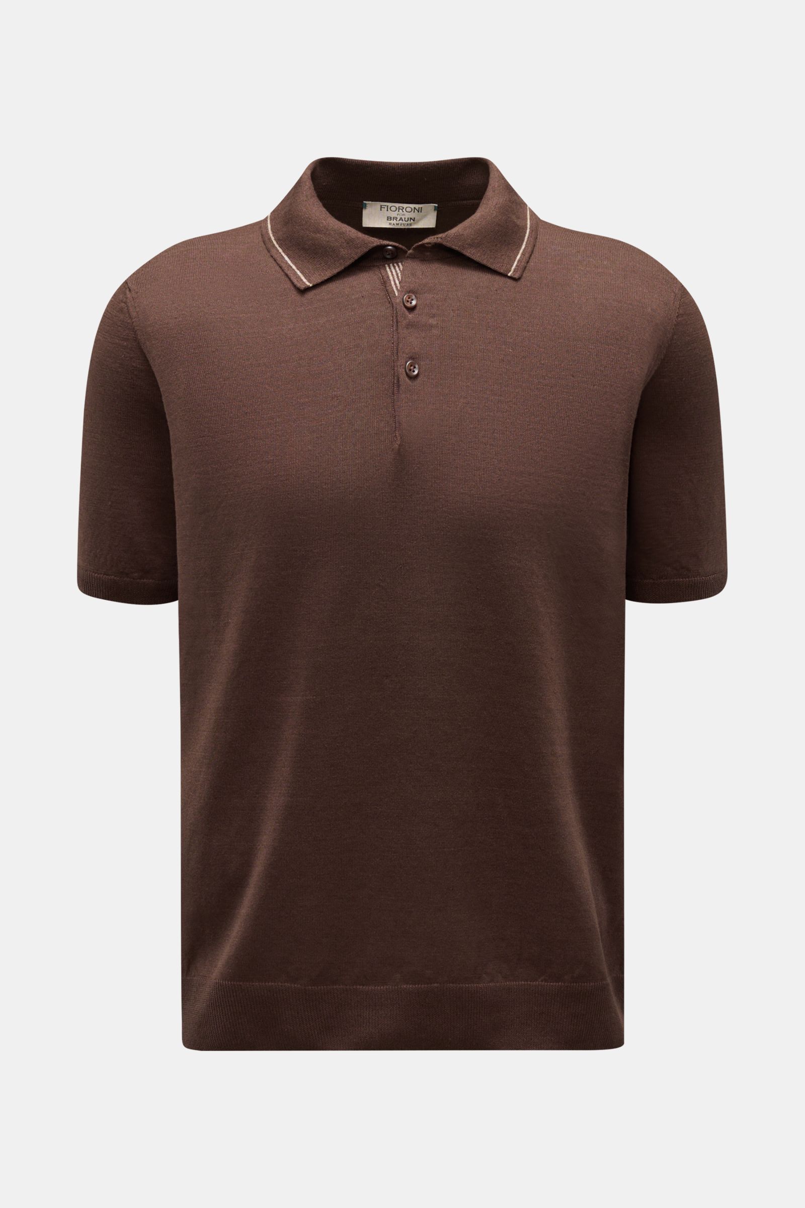 Front view of Fioroni Short sleeve knit polo dark brown, showcasing its fine, airy knit fabric and three-button placket.

Summery luxury: This short-sleeved knit polo by FIORONI embodies the finest Italian knitwear artisanship and impresses with its li