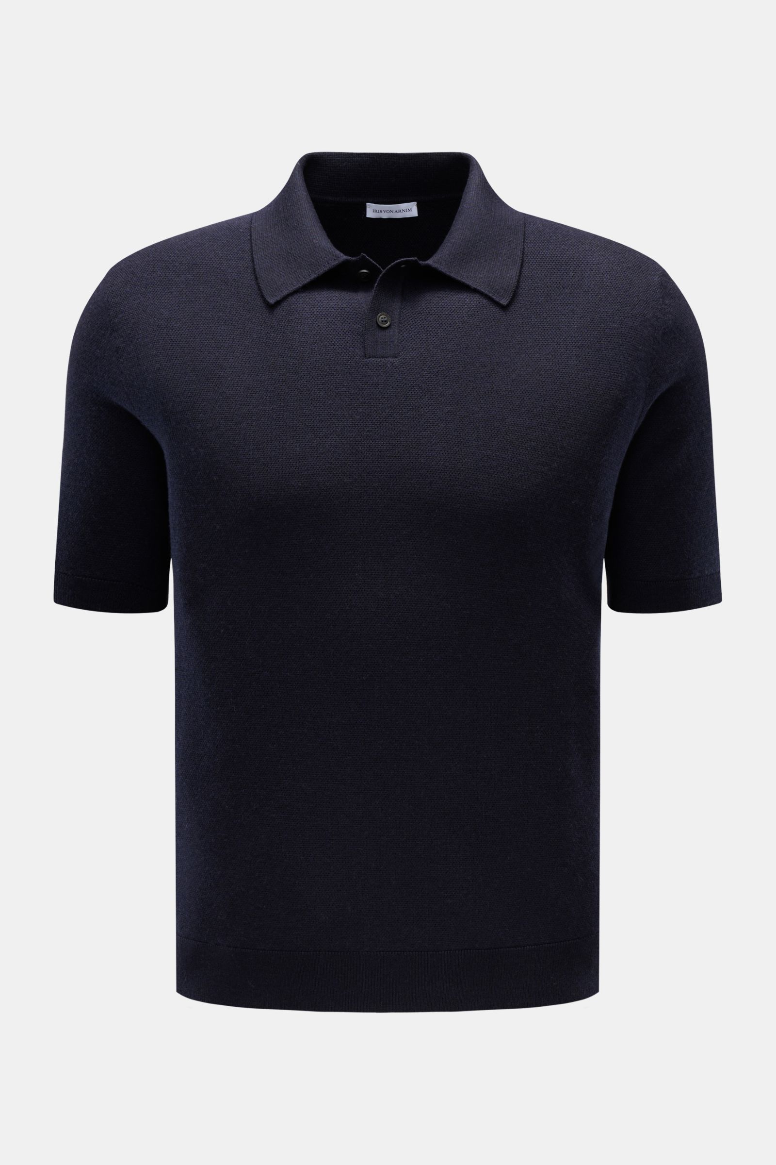 Front view of Iris von Arnim Kurzarm-Strickpolo 'Pavion' navy, a luxurious short-sleeve knit polo with classic collar, two-button placket, regular fit, made of soft cashmere and silk blend for comfort and elegance. Luxuriöser Allrounder: Das edle Strickpo