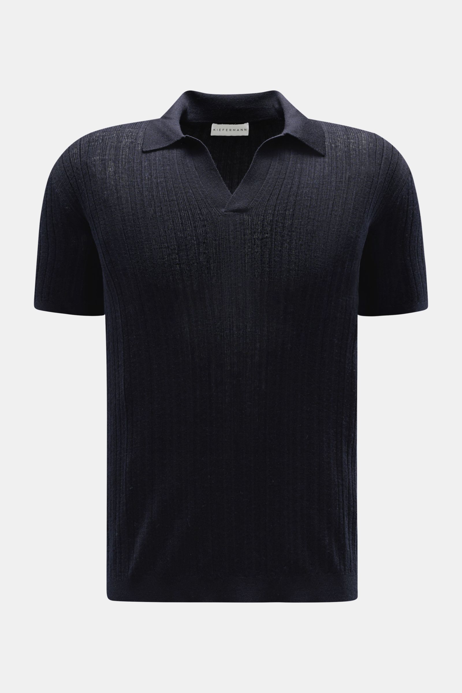 Kiefermann Merino Kurzarm-Strickpolo 'Bortiso' navy, frontale Nahaufnahme, reine Merinowolle, feiner Strukturstrick, Slim Fit, offener Polokragen, schmale Rippbündchen.