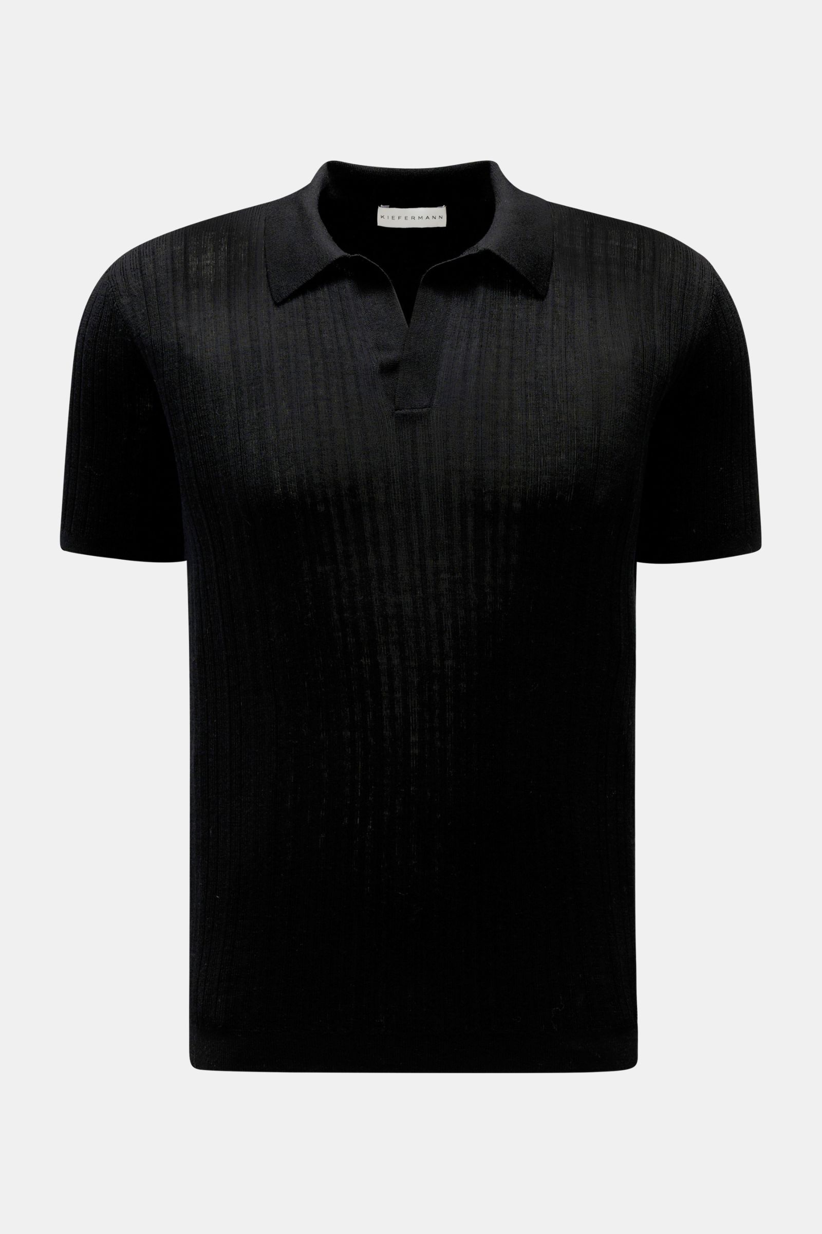 Front view of Kiefermann Merino short sleeve knit polo 'Bortiso' black, featuring a slim fit, knit polo collar, and fine airy texture.

An elegant styling piece: For a holiday dinner or a walk on the promenade, this knit polo by KIEFERMANN offers excep